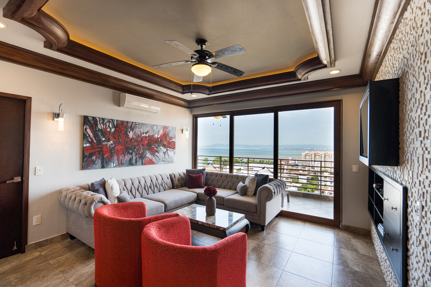 Suite Ocean View King Bed