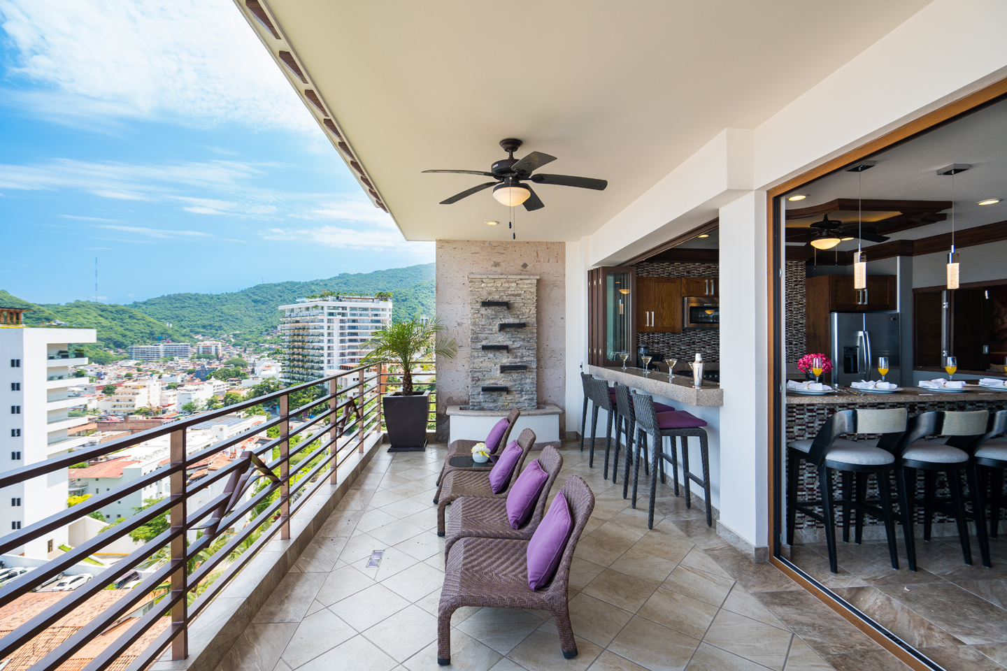 Suite Ocean View King Bed