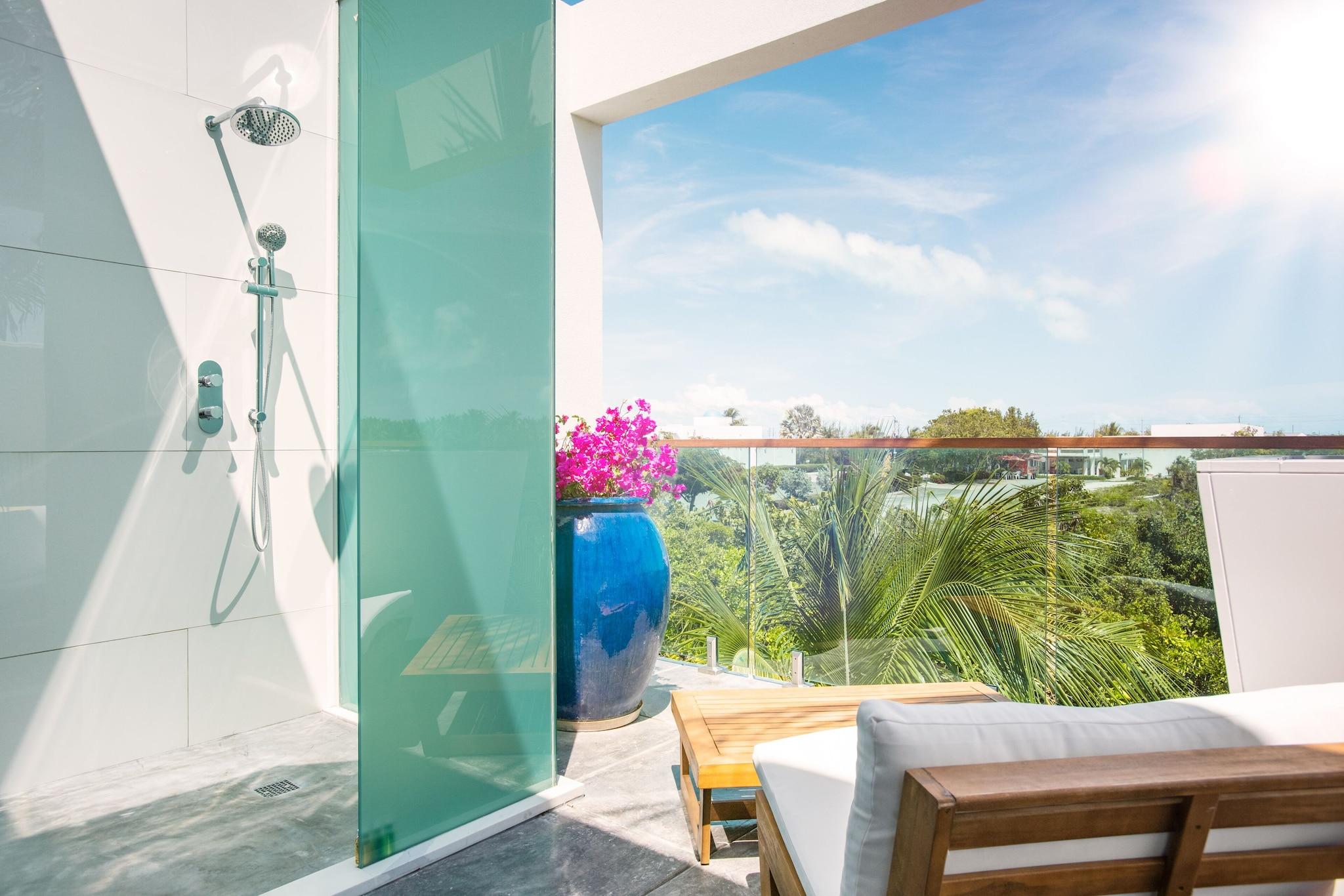 Double Deluxe King Bed