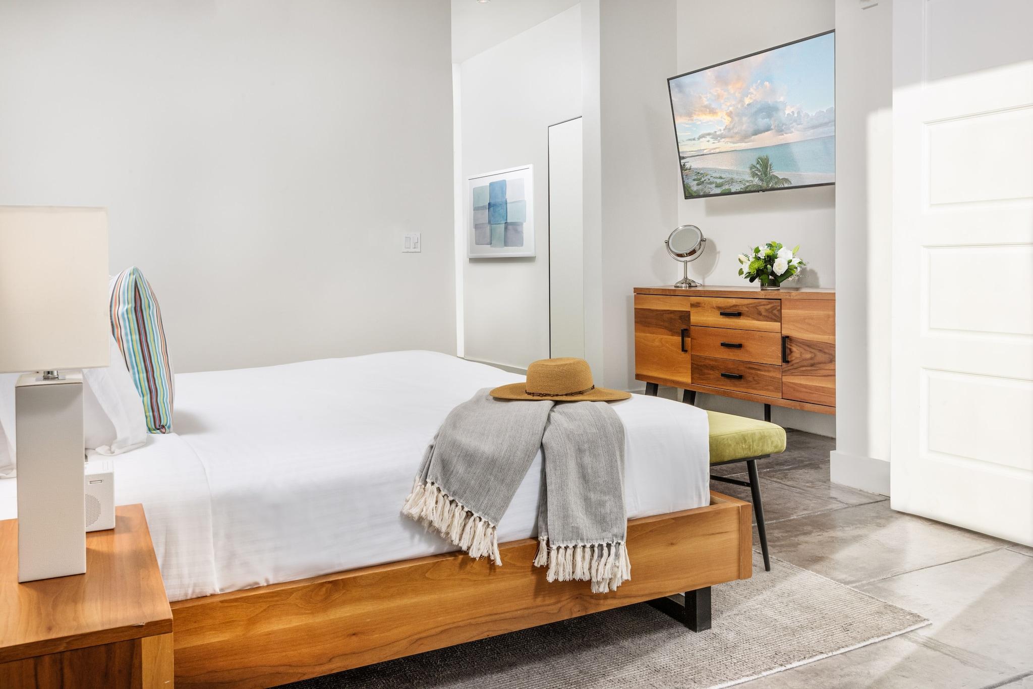 Double Deluxe King Bed