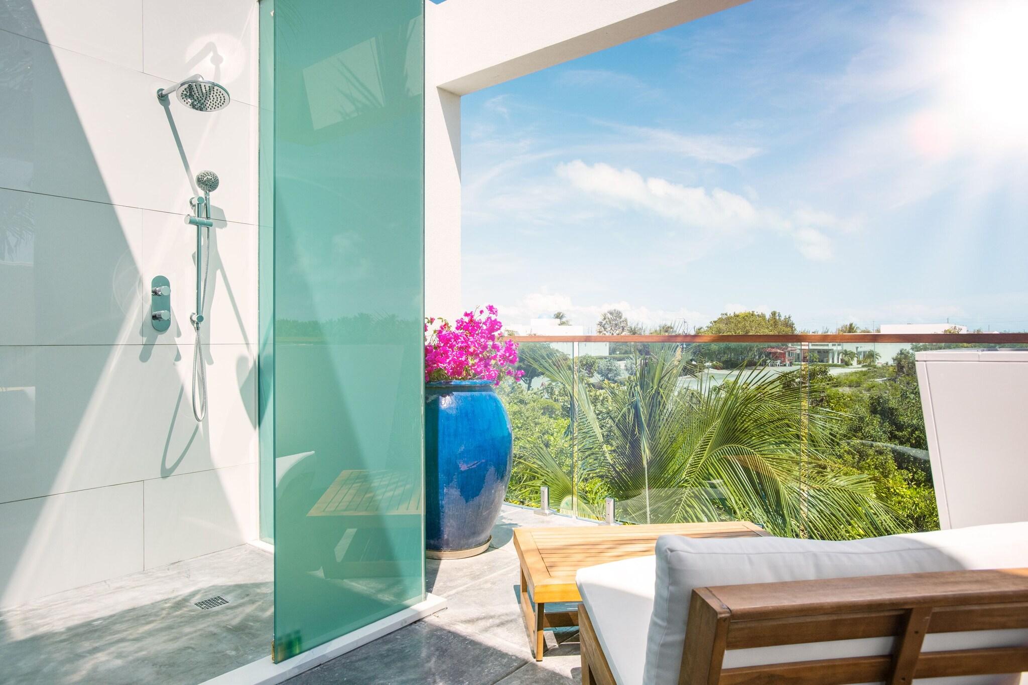 Double Deluxe King Bed