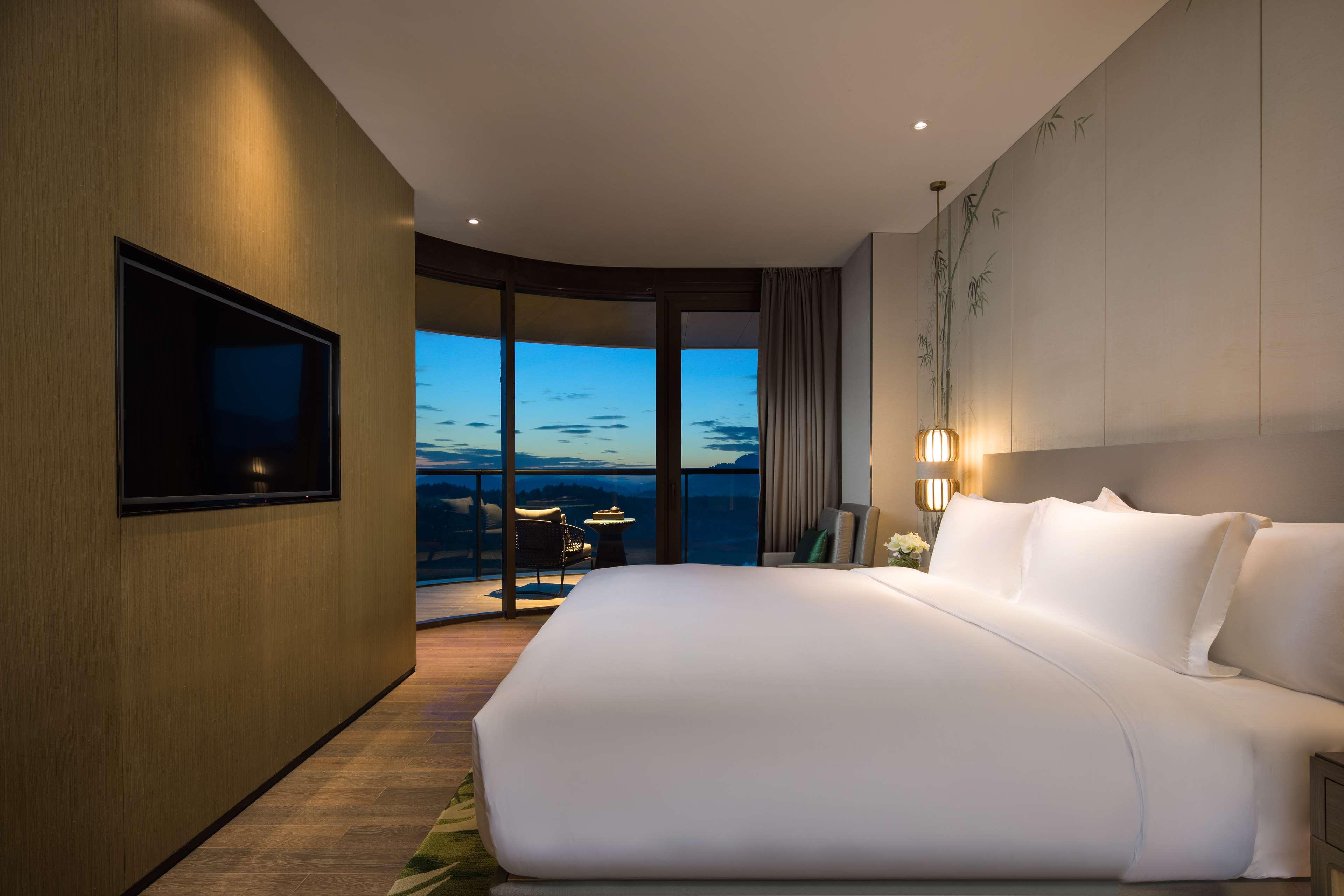 Junior Suite Lake View