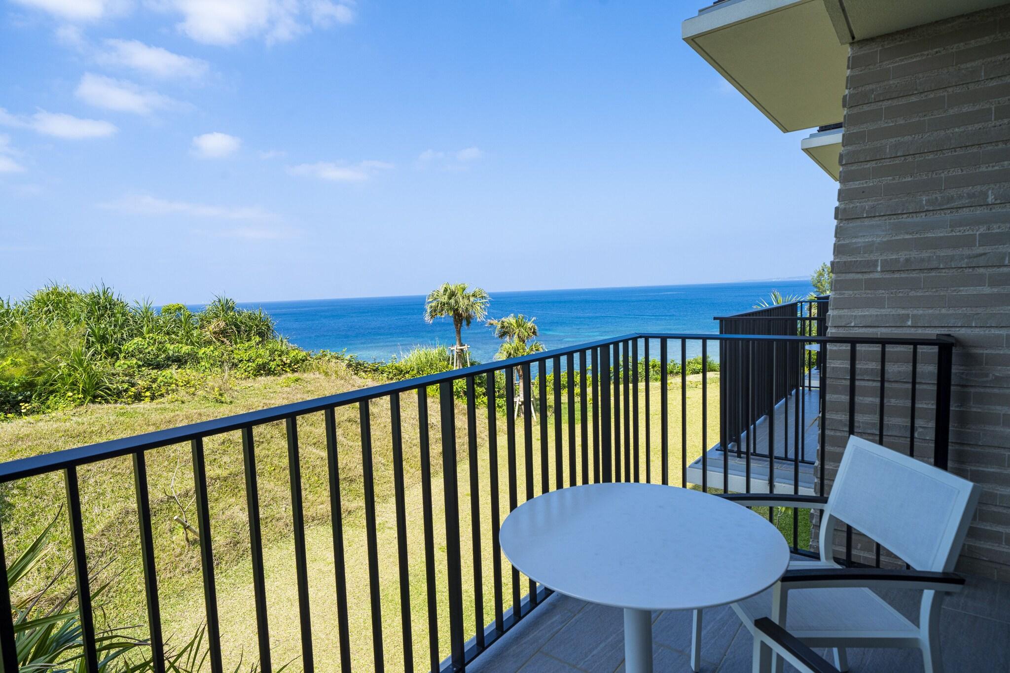 Twin Deluxe Partial Ocean View