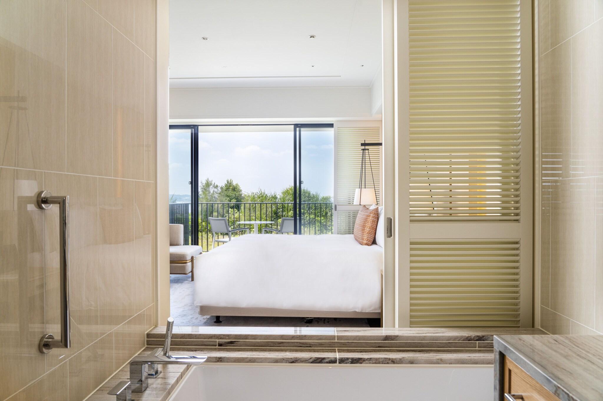 Twin Deluxe Partial Ocean View