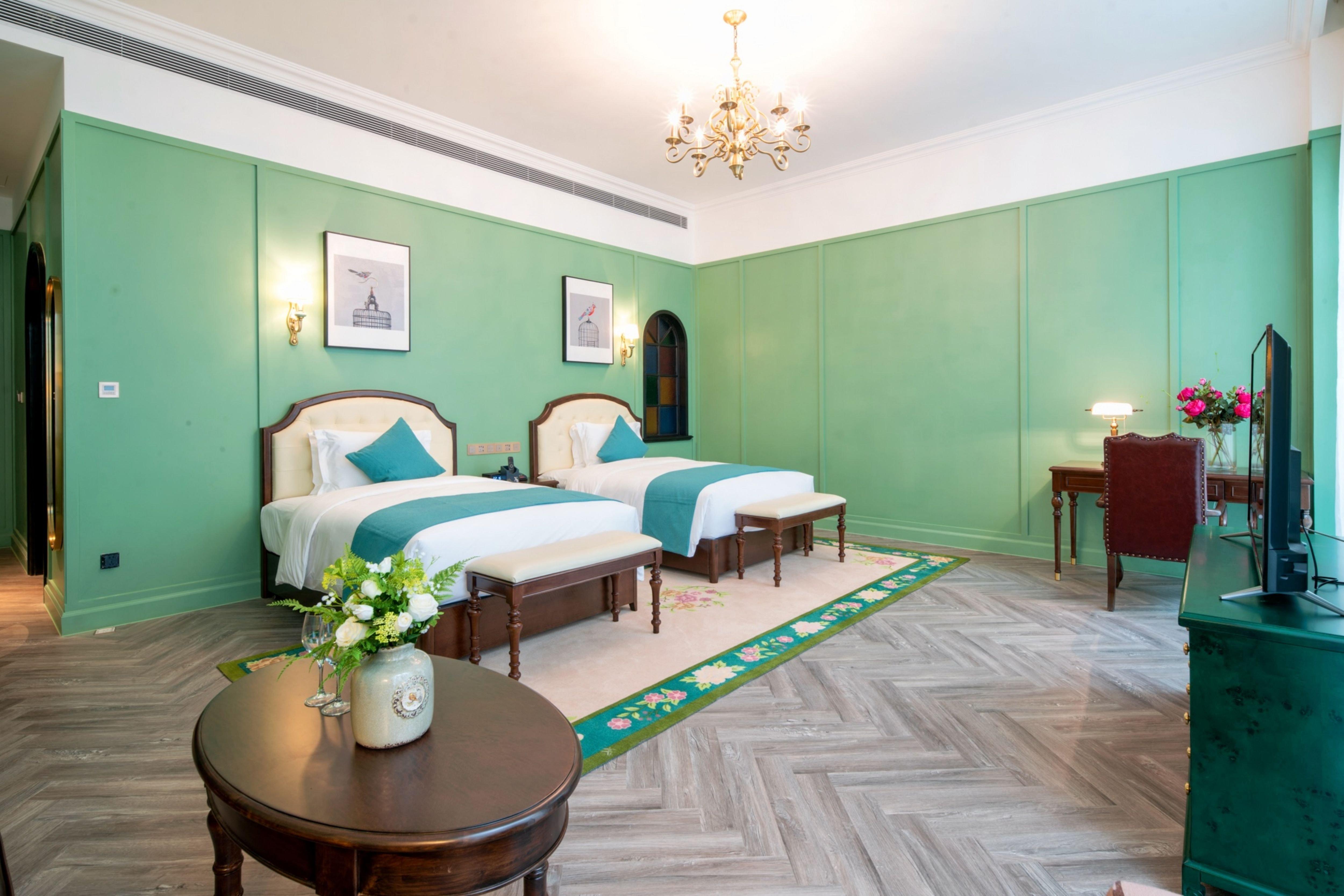 Twin Premium with Views