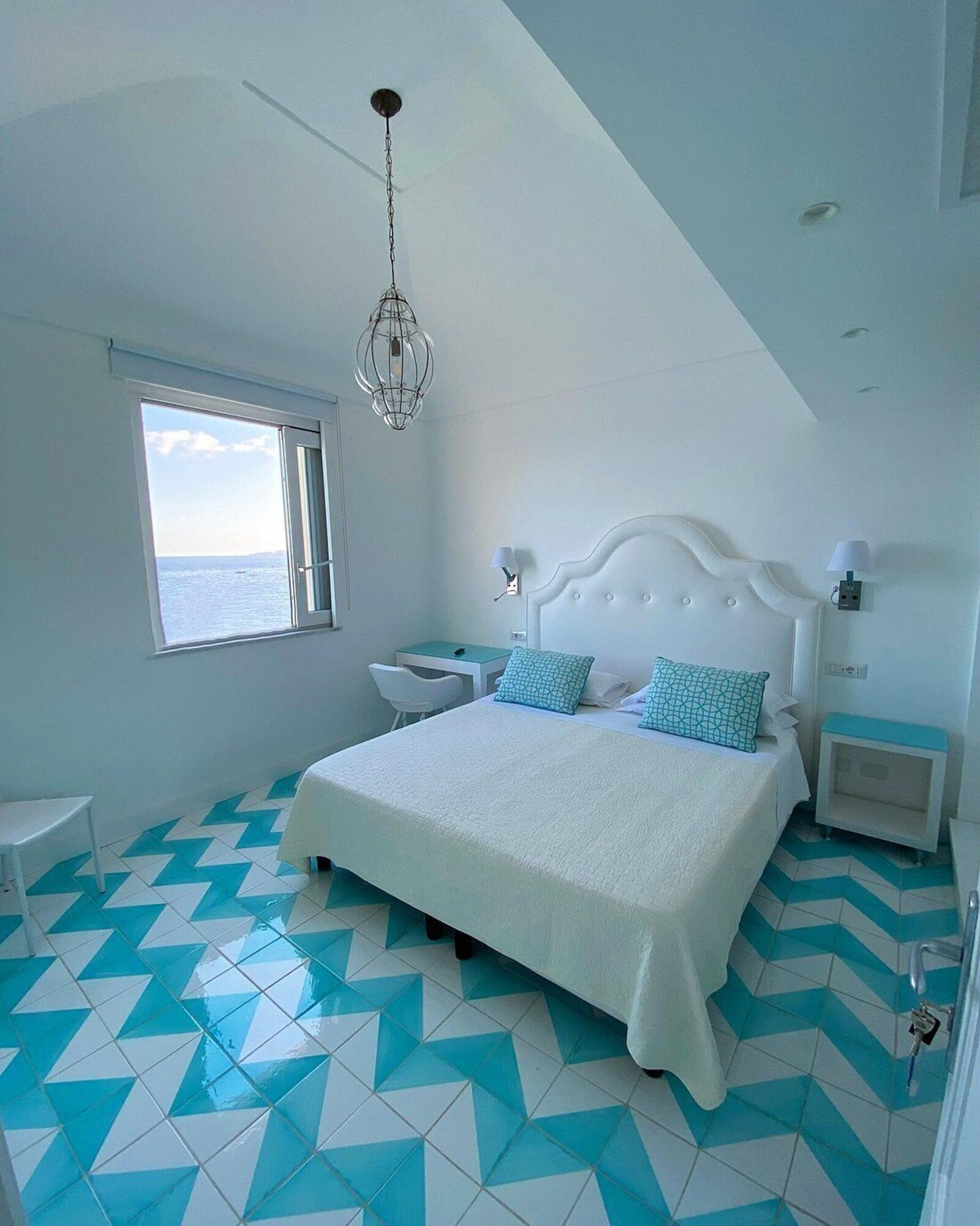 Apartment Queen Size Bed