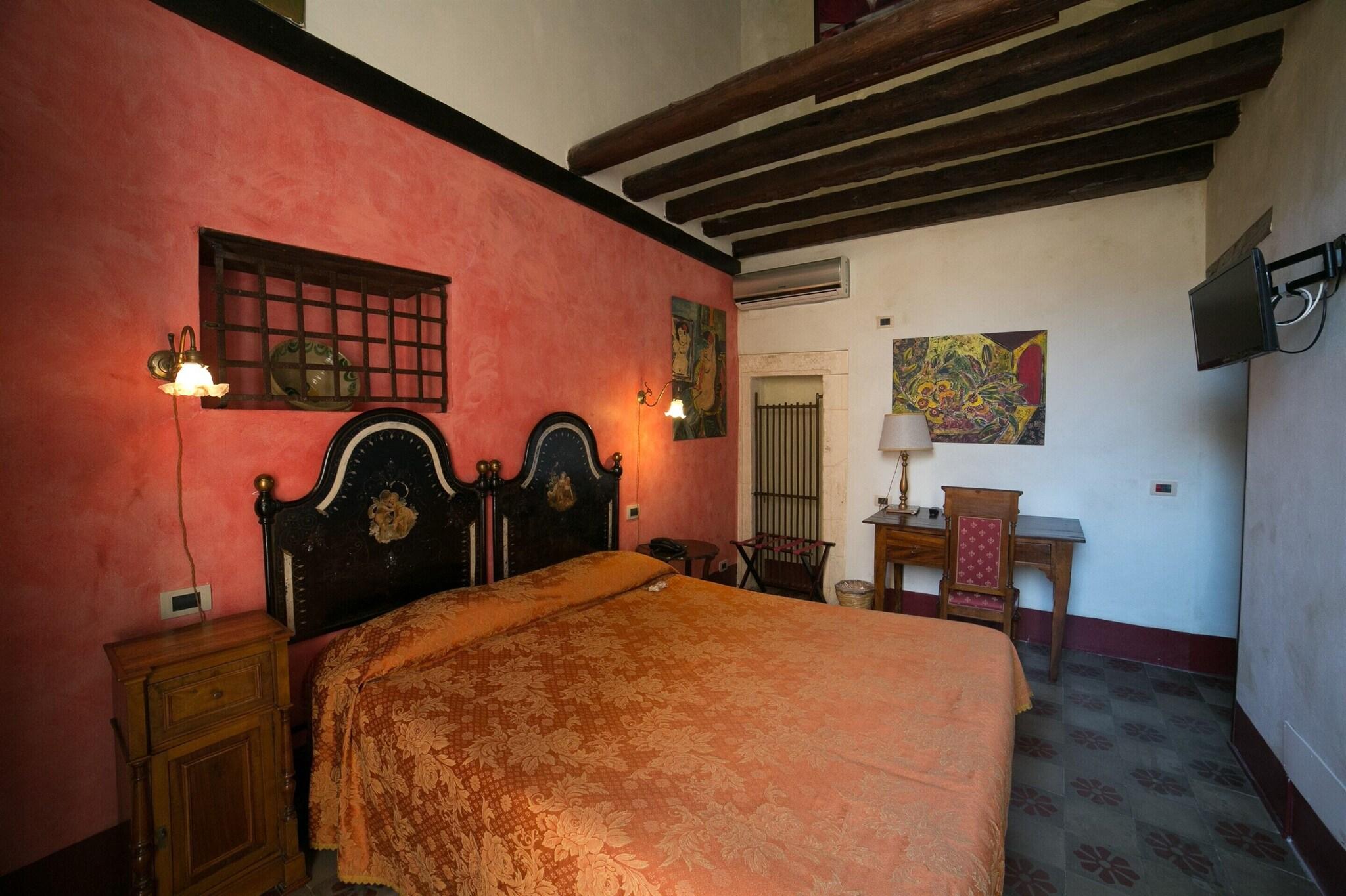 Double Classic Queen Bed