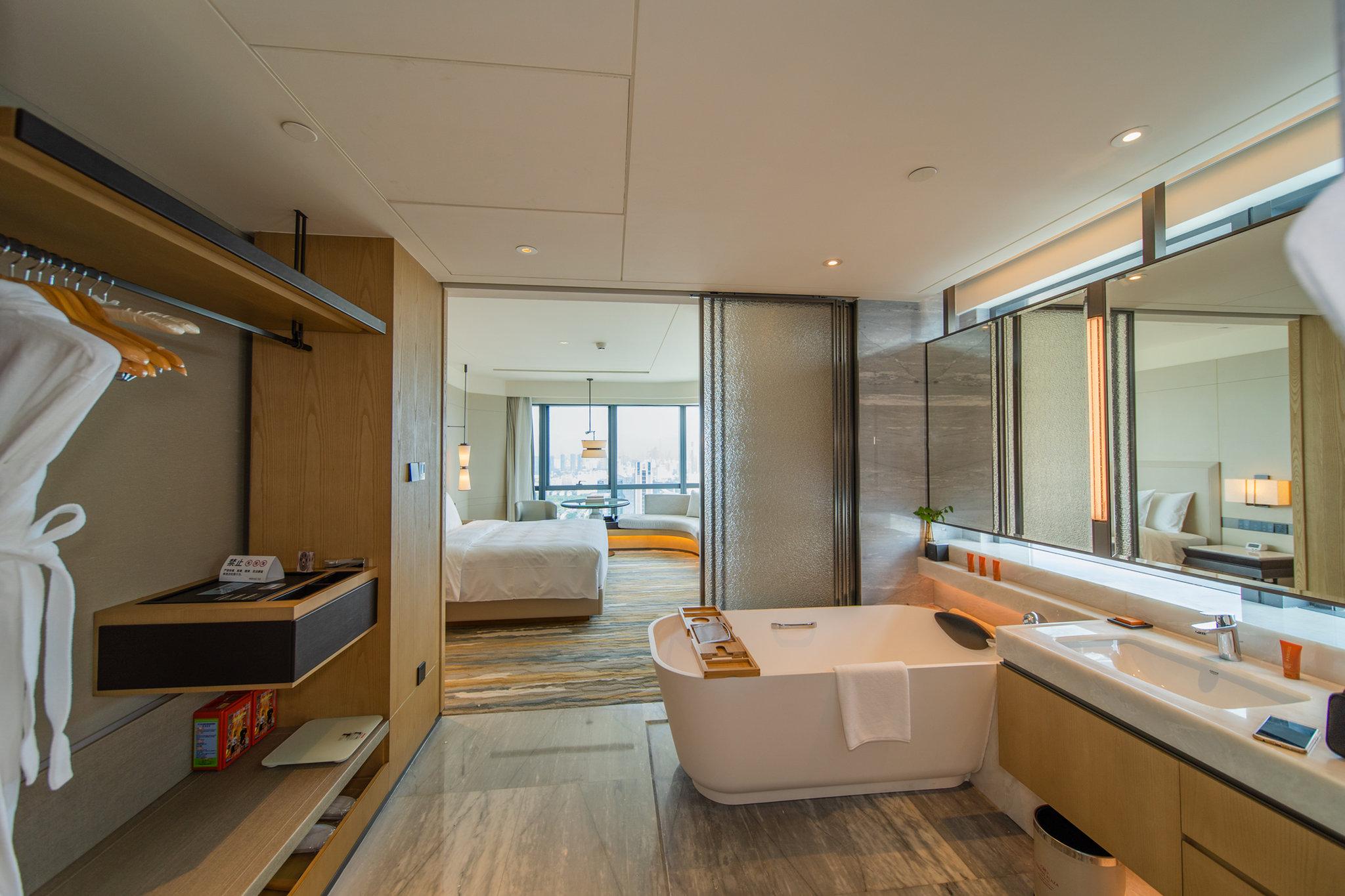 Double City View King Bed