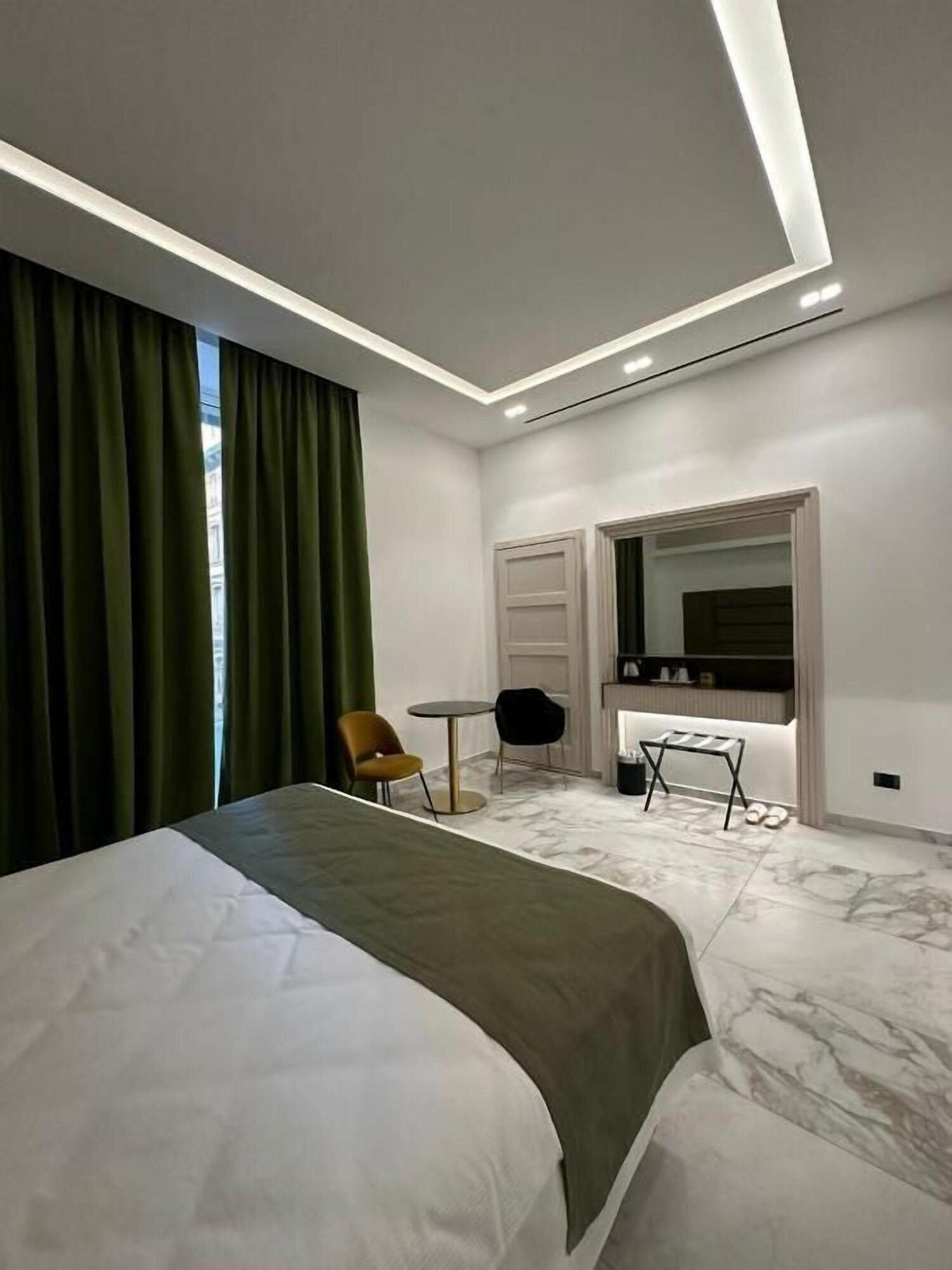 Triple Deluxe Two Beds