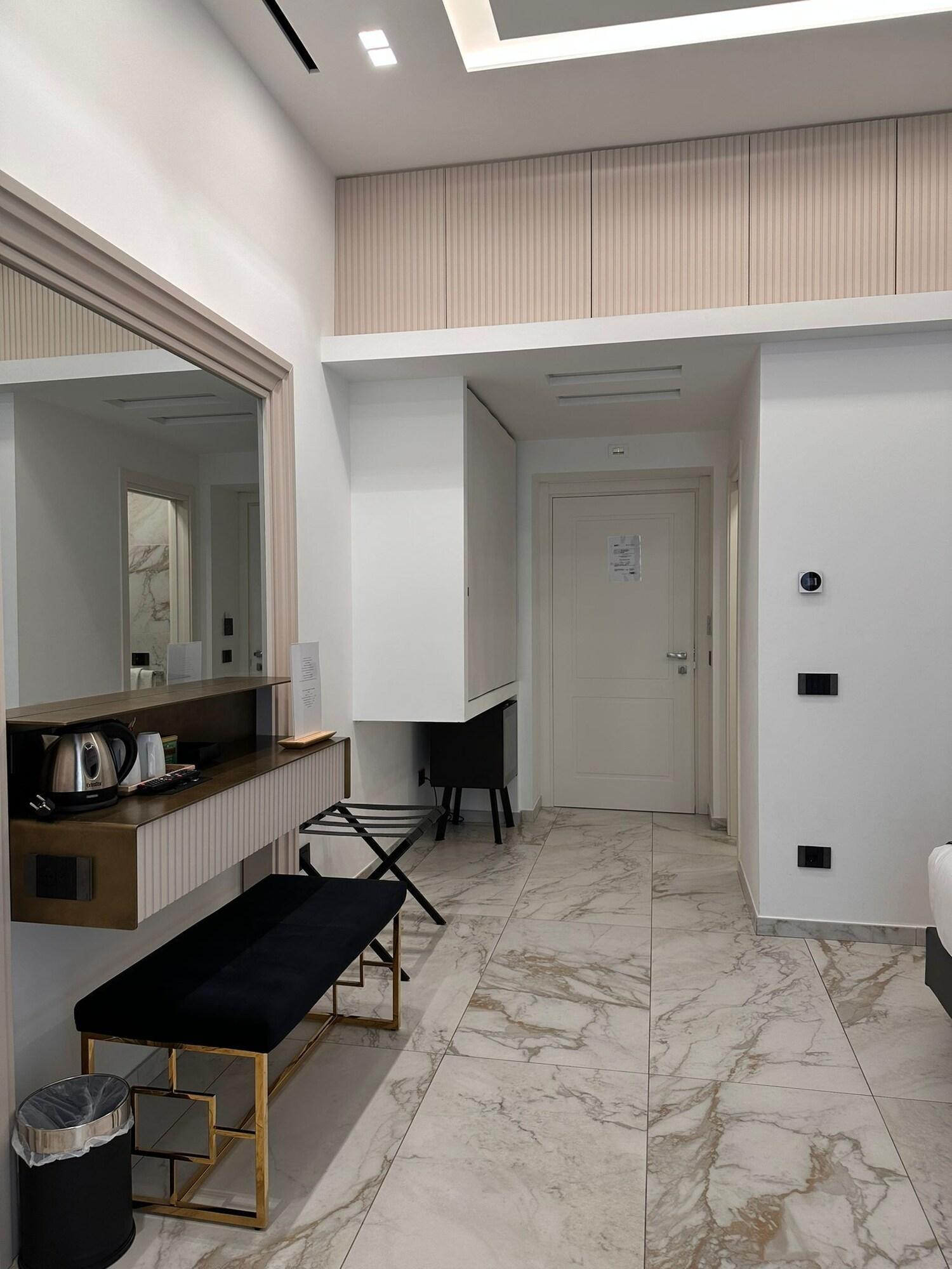 Triple Deluxe Two Beds