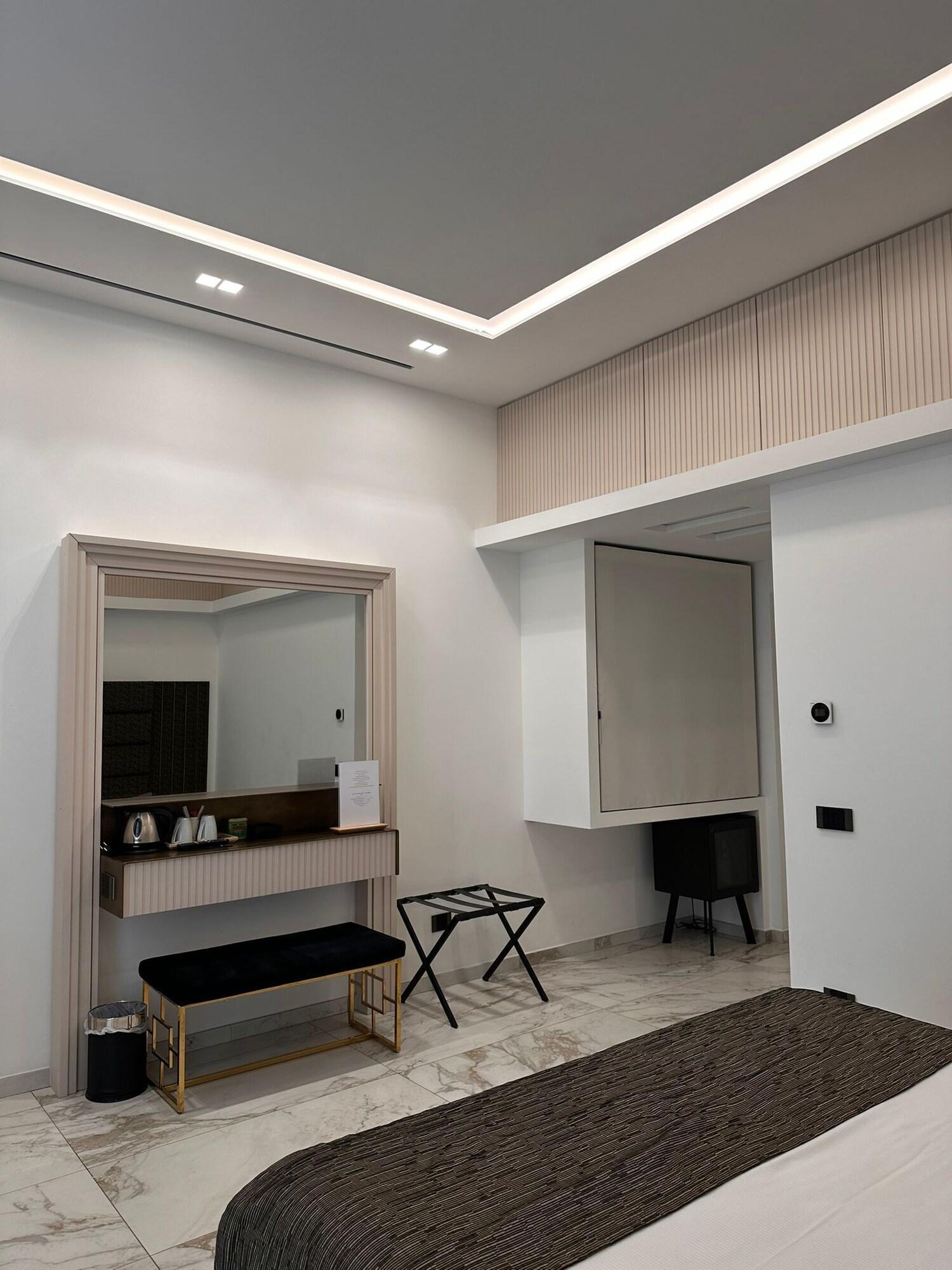 Triple Deluxe Two Beds