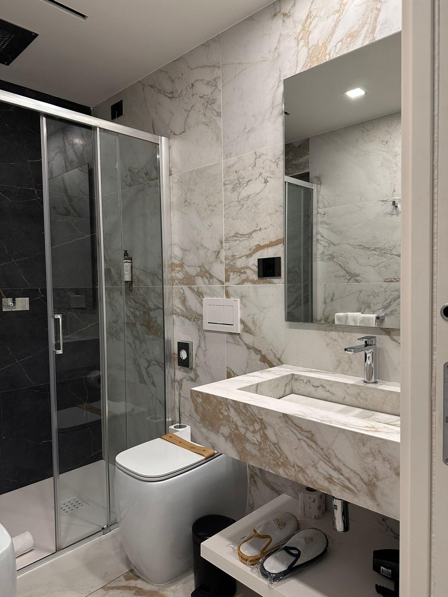 Triple Deluxe Two Beds