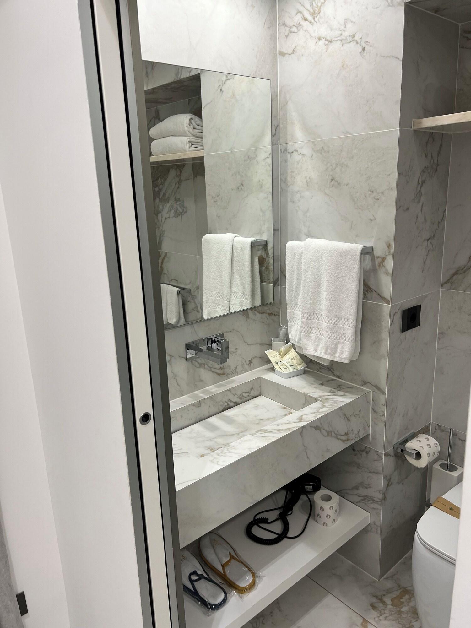 Double Queen Size Bed