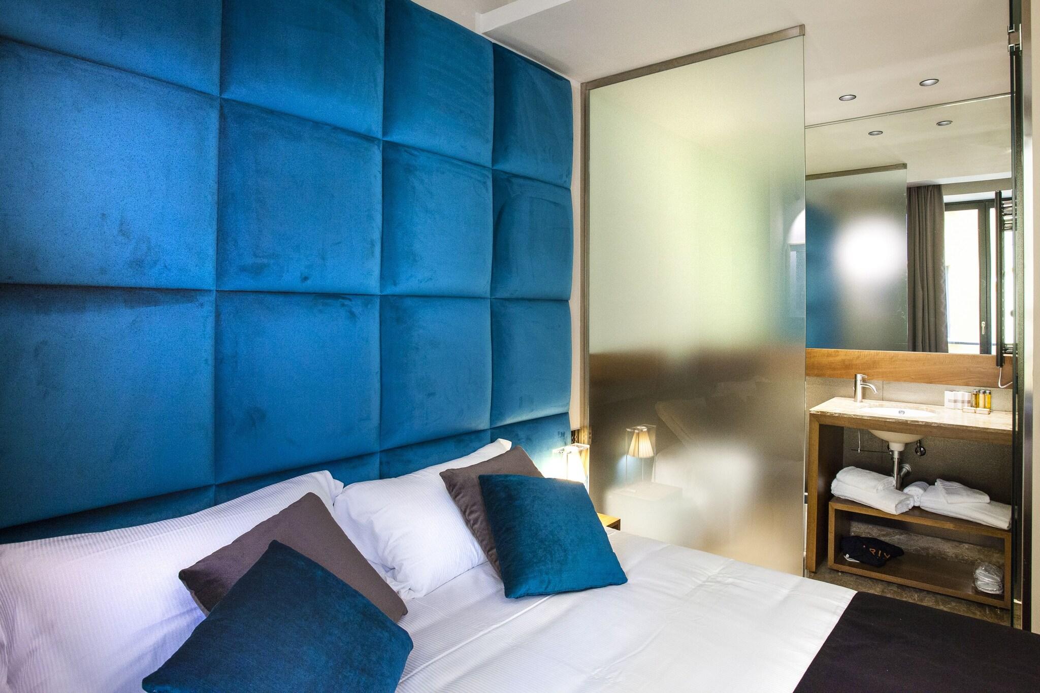 Double Queen Size Bed