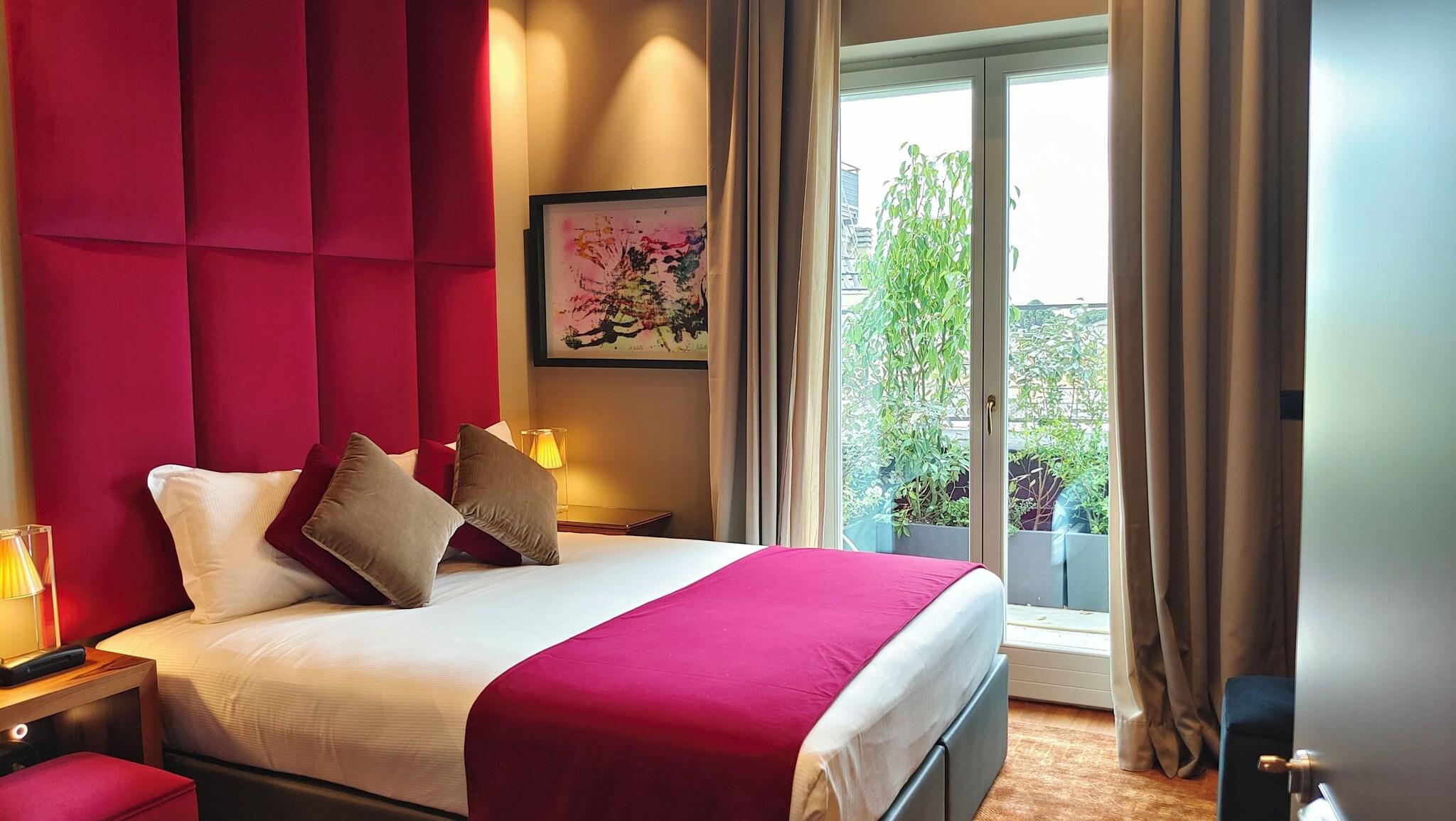 Double Queen Size Bed