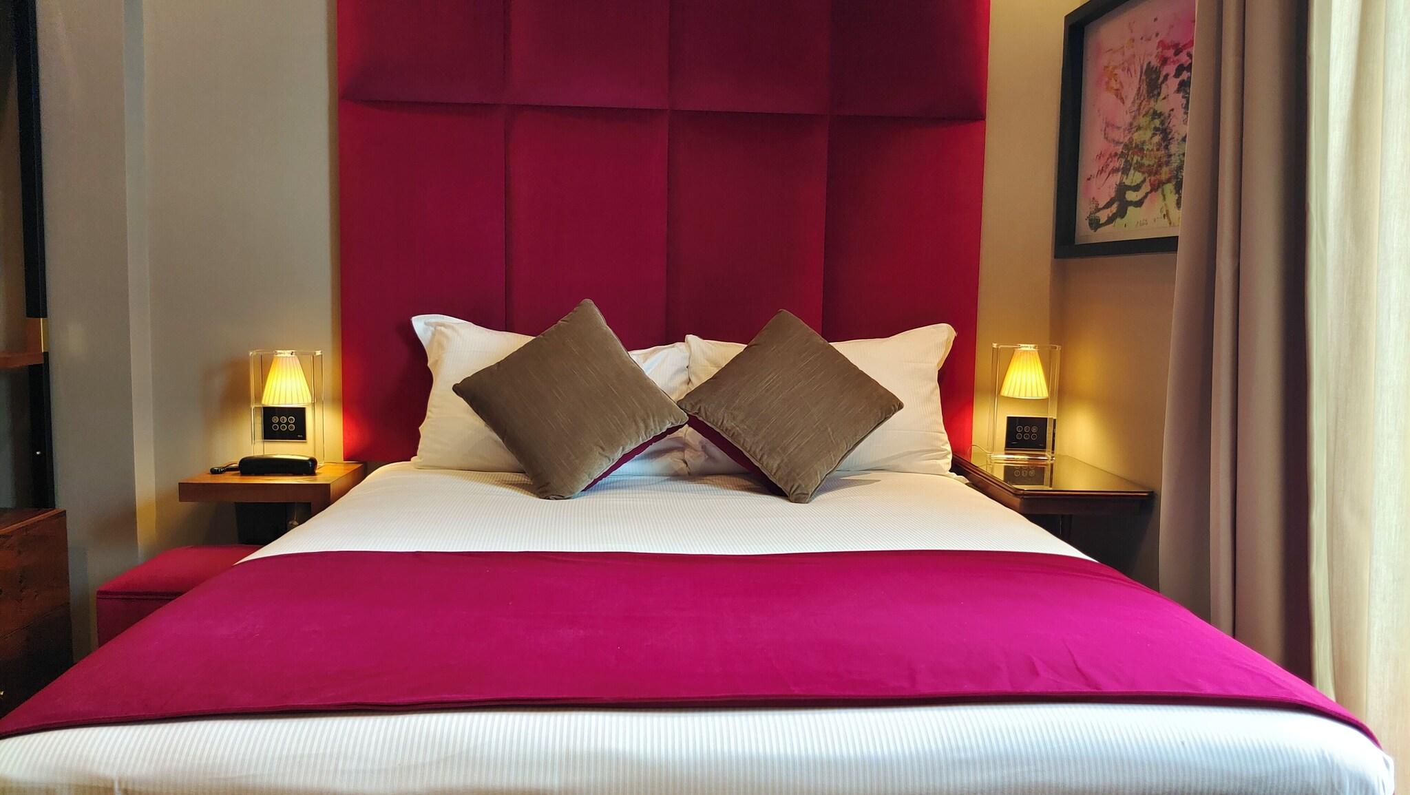 Double Queen Size Bed