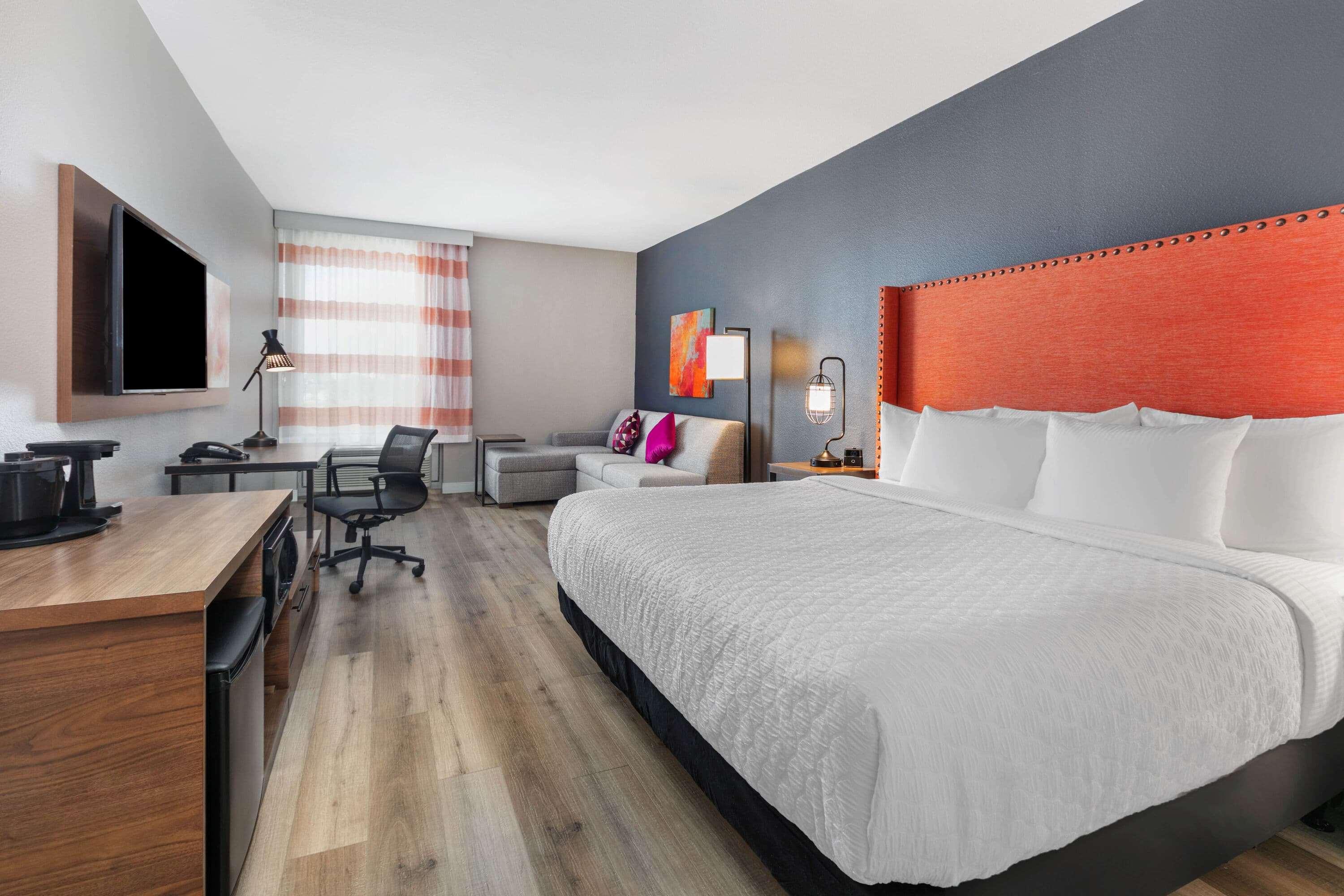 Room Deluxe King Bed