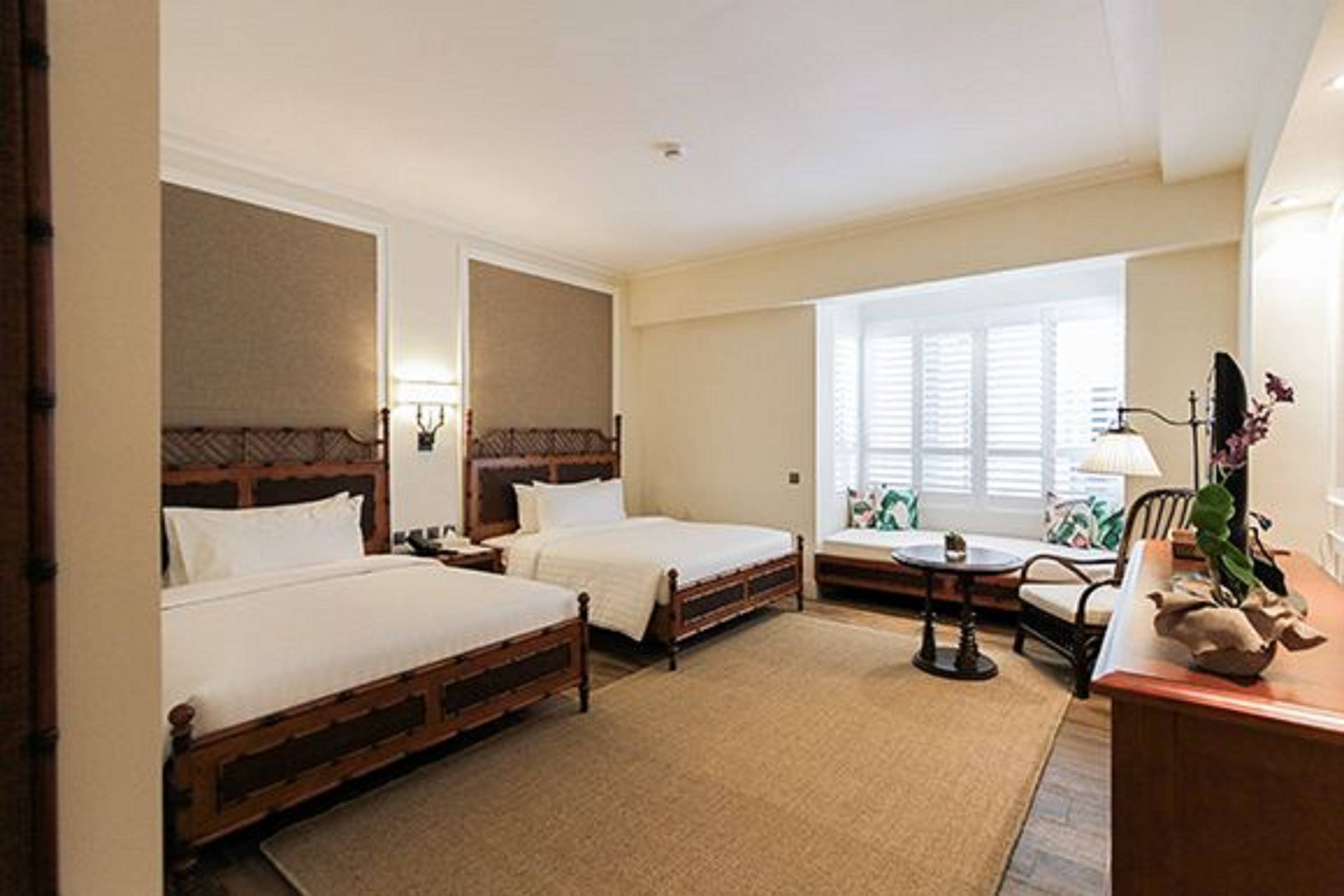 Twin Deluxe Two Queen Beds