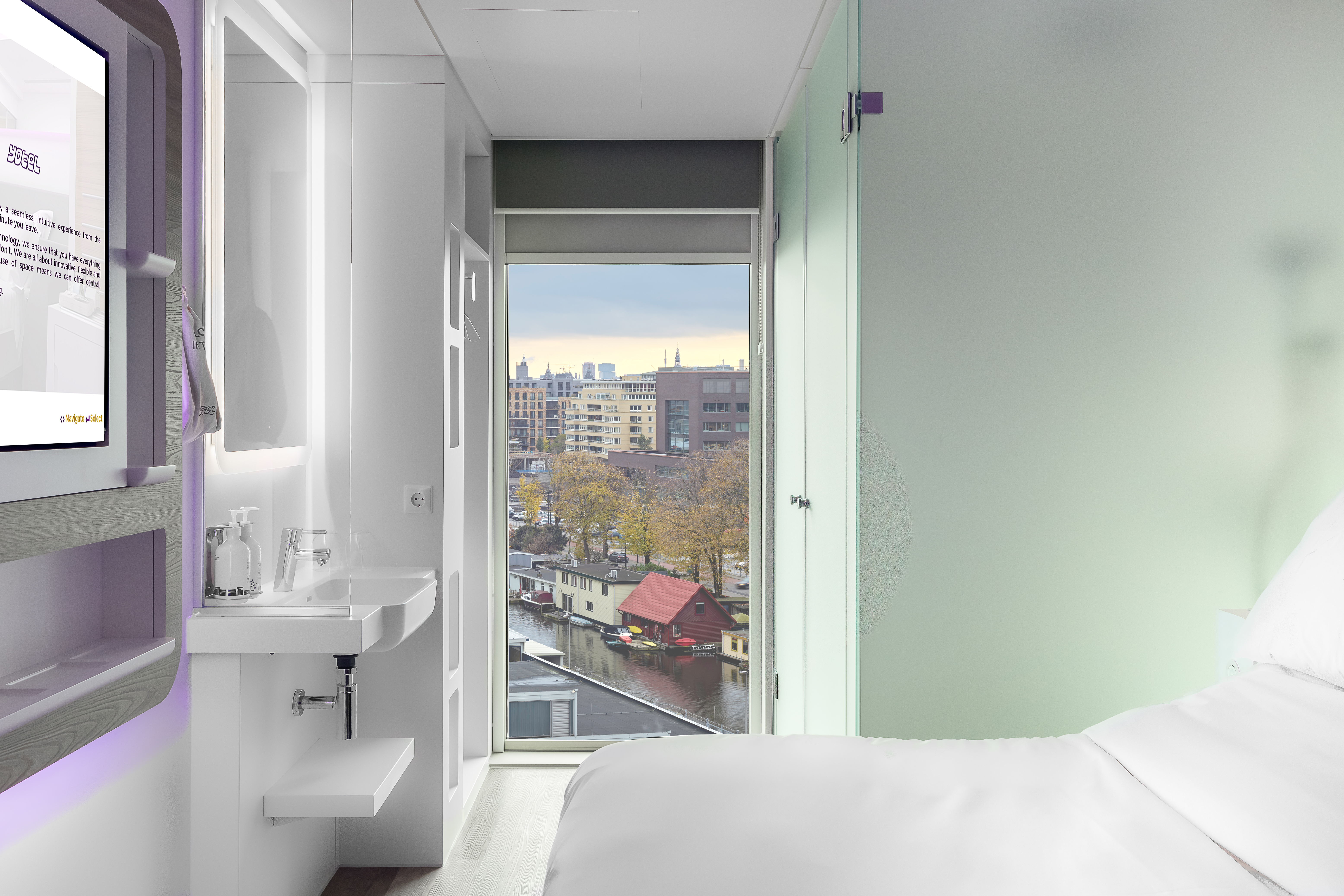 Cabin City View Queen Bed