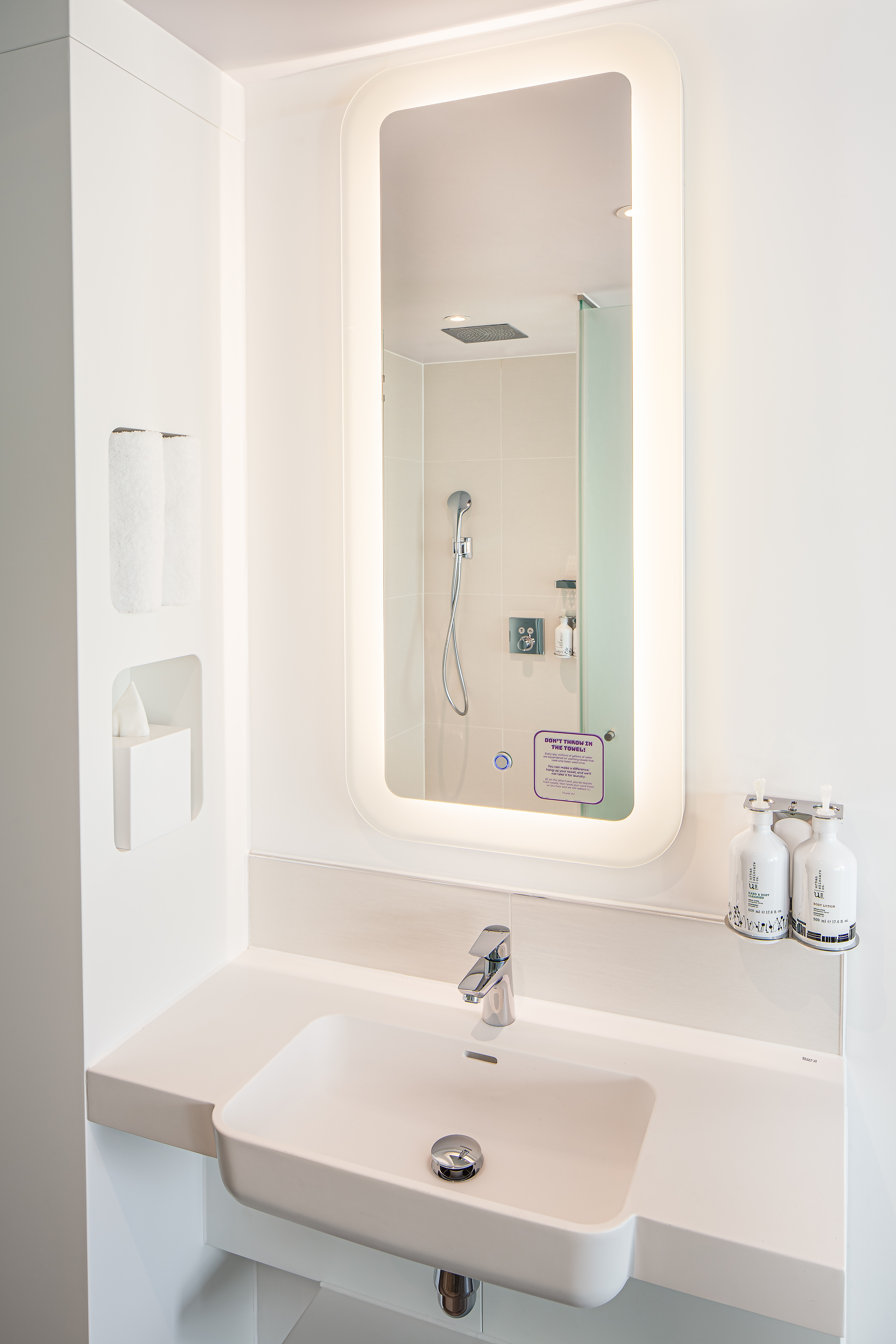 Cabin City View Queen Bed