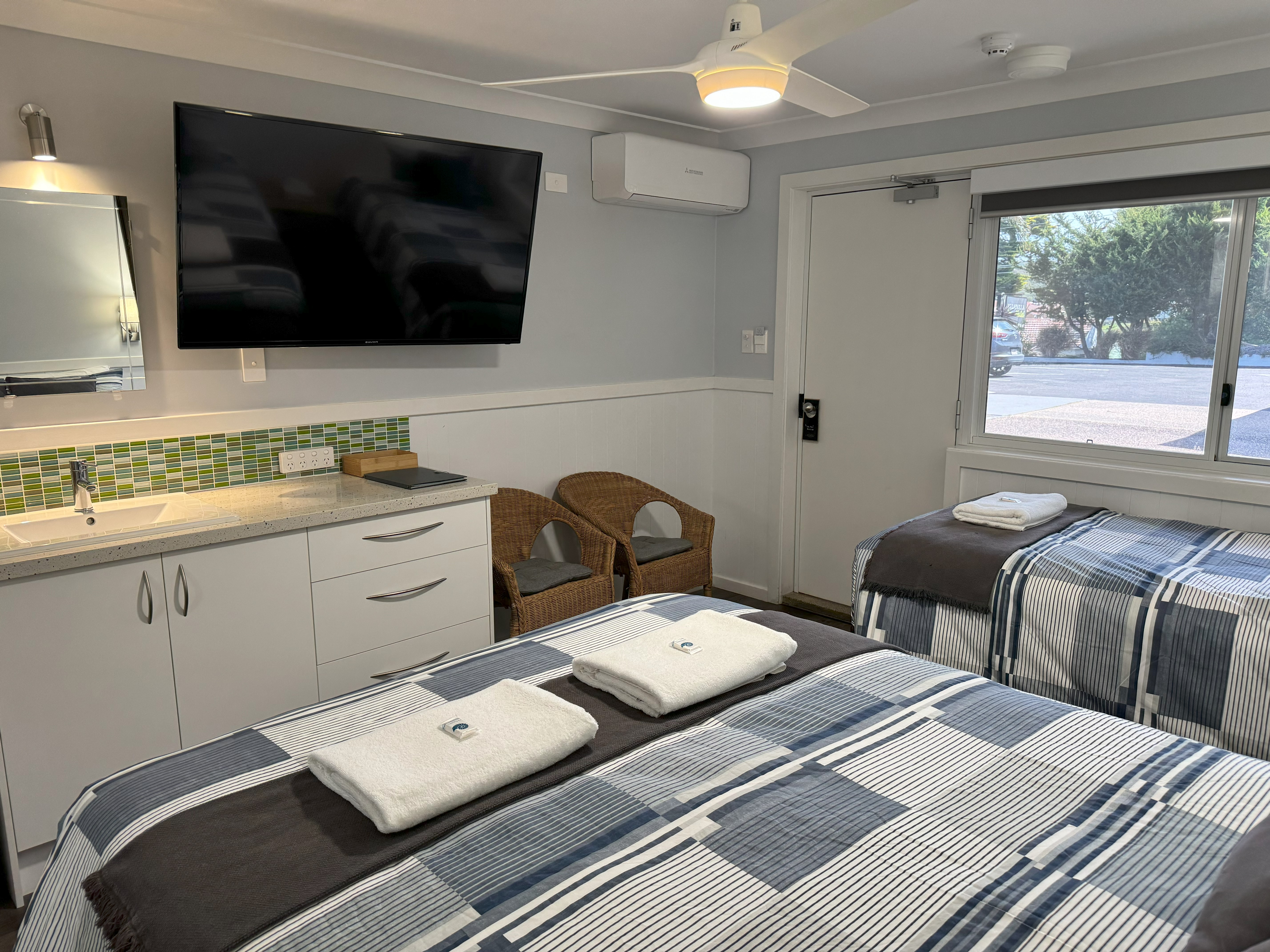 Twin Deluxe Queen Bed