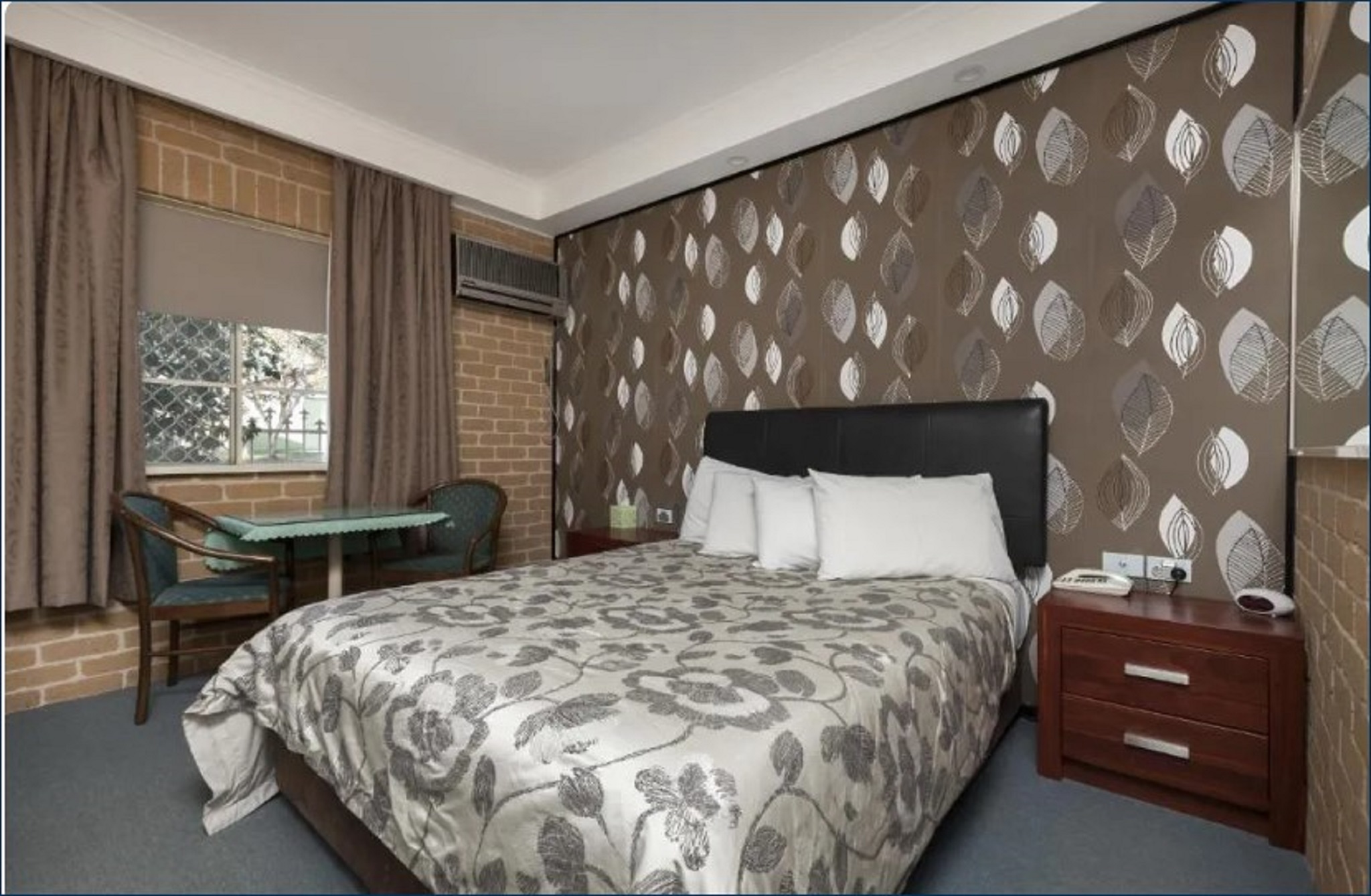 Double Deluxe Queen Bed