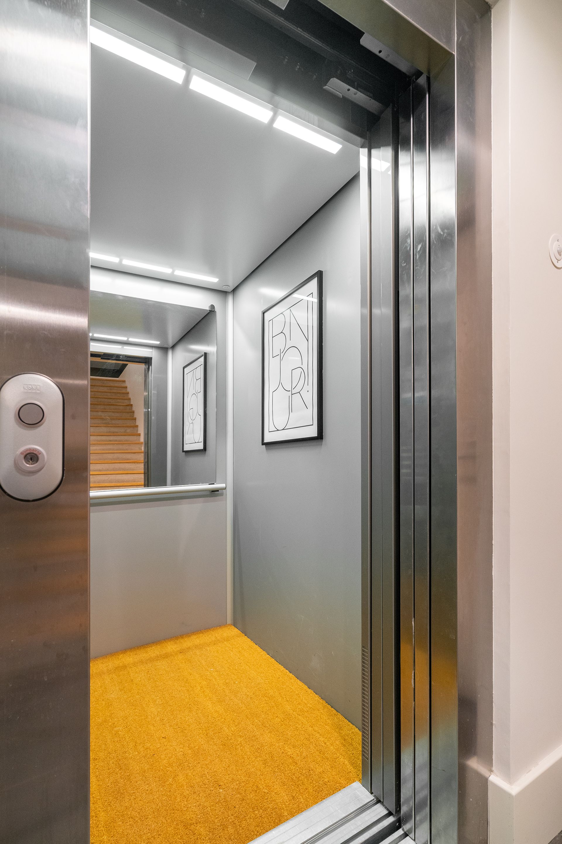 Home Eight Bedrooms with More Than Three Bathrooms