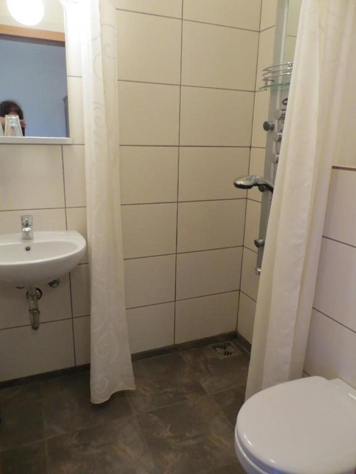 Double or Twin Queen Size Bed