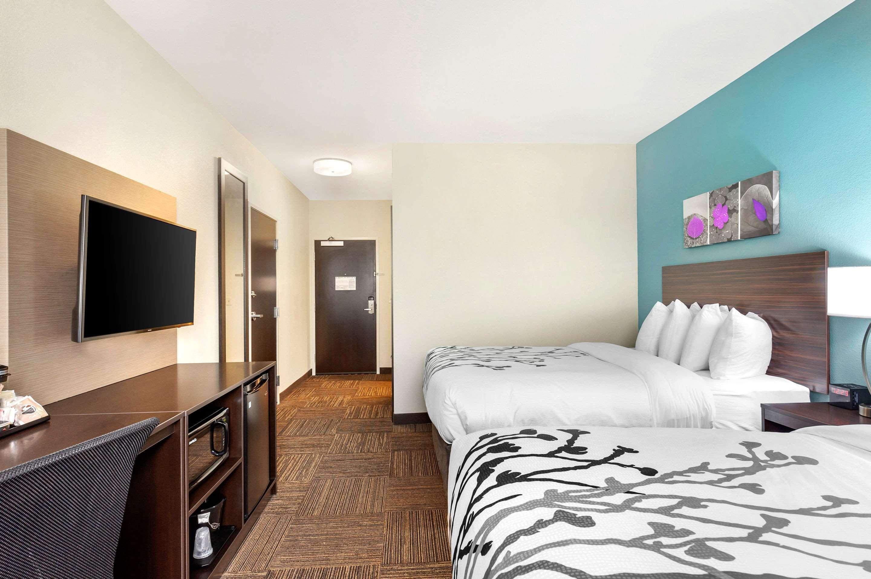 Double Two Queen Beds Non Smoking