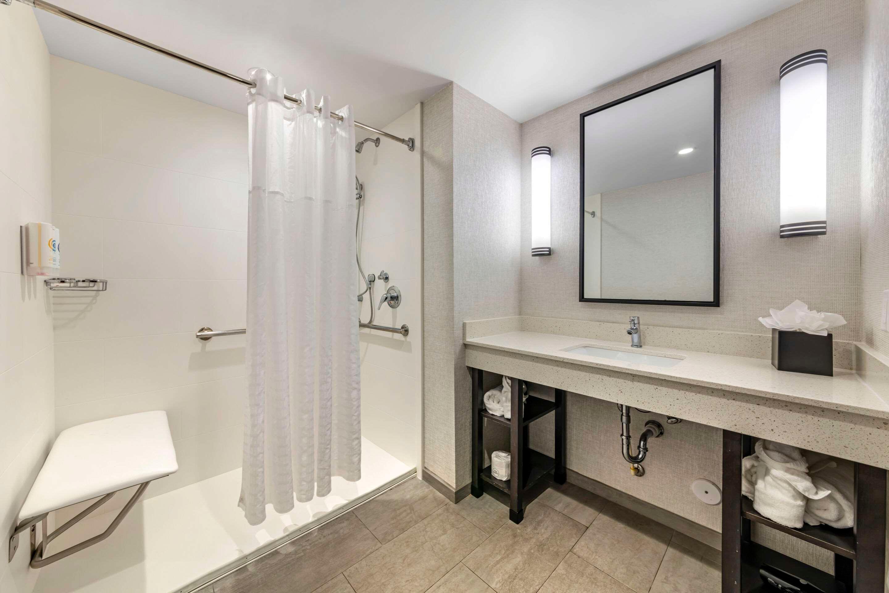 Double King Bed Non Smoking