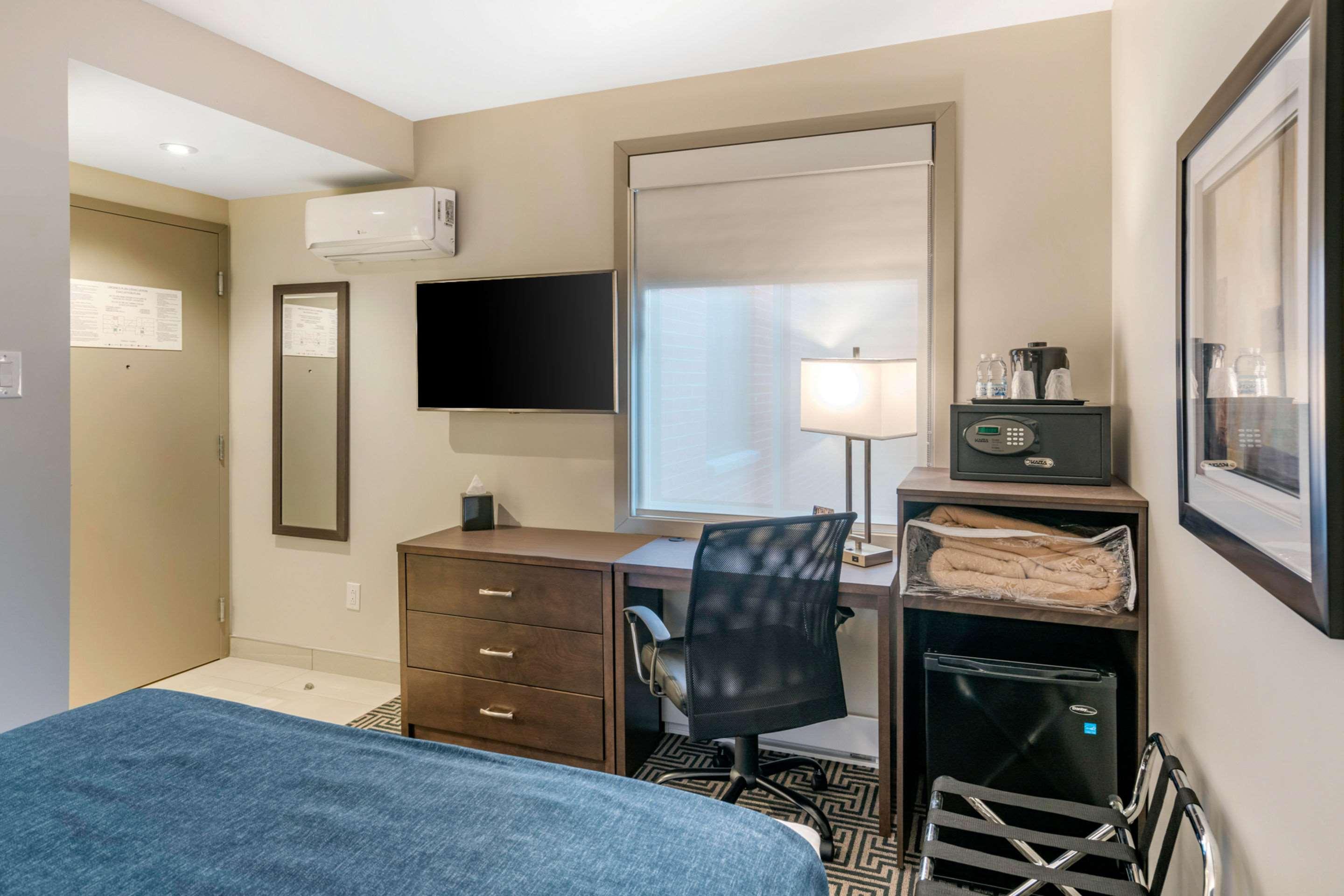 Double Queen Bed Non Smoking