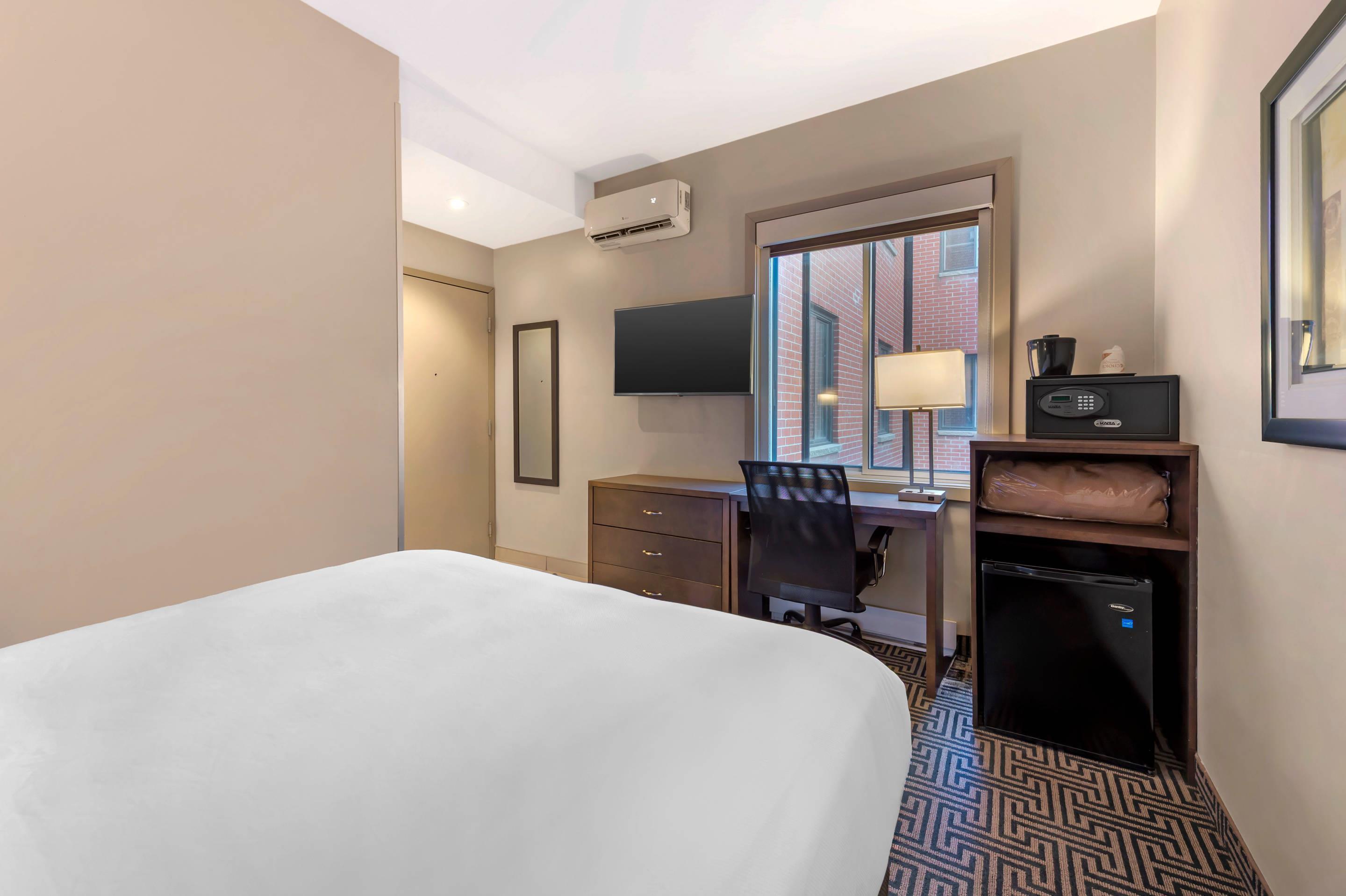 Double Queen Bed Non Smoking