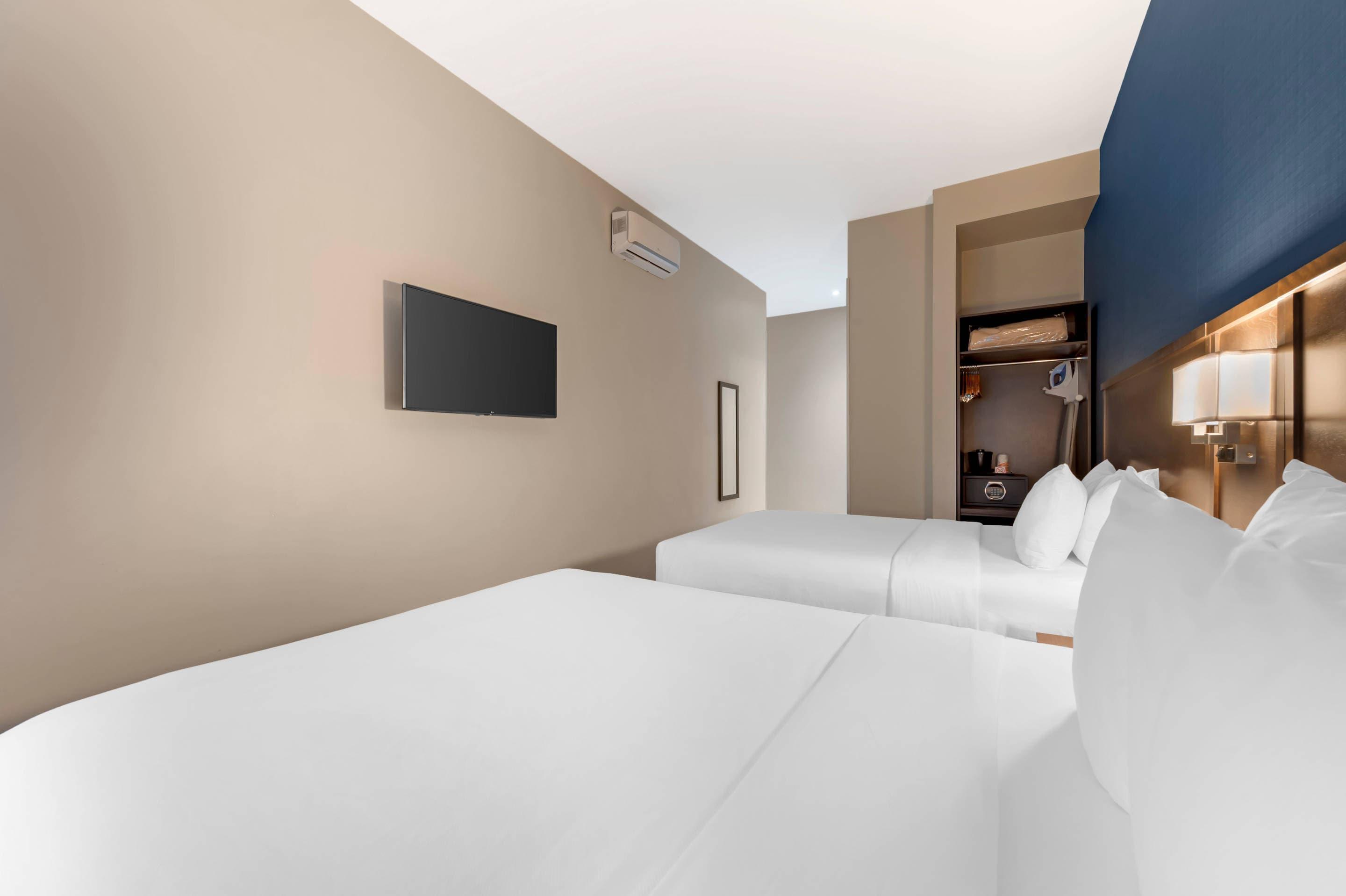 Double Two Queen Beds Non Smoking