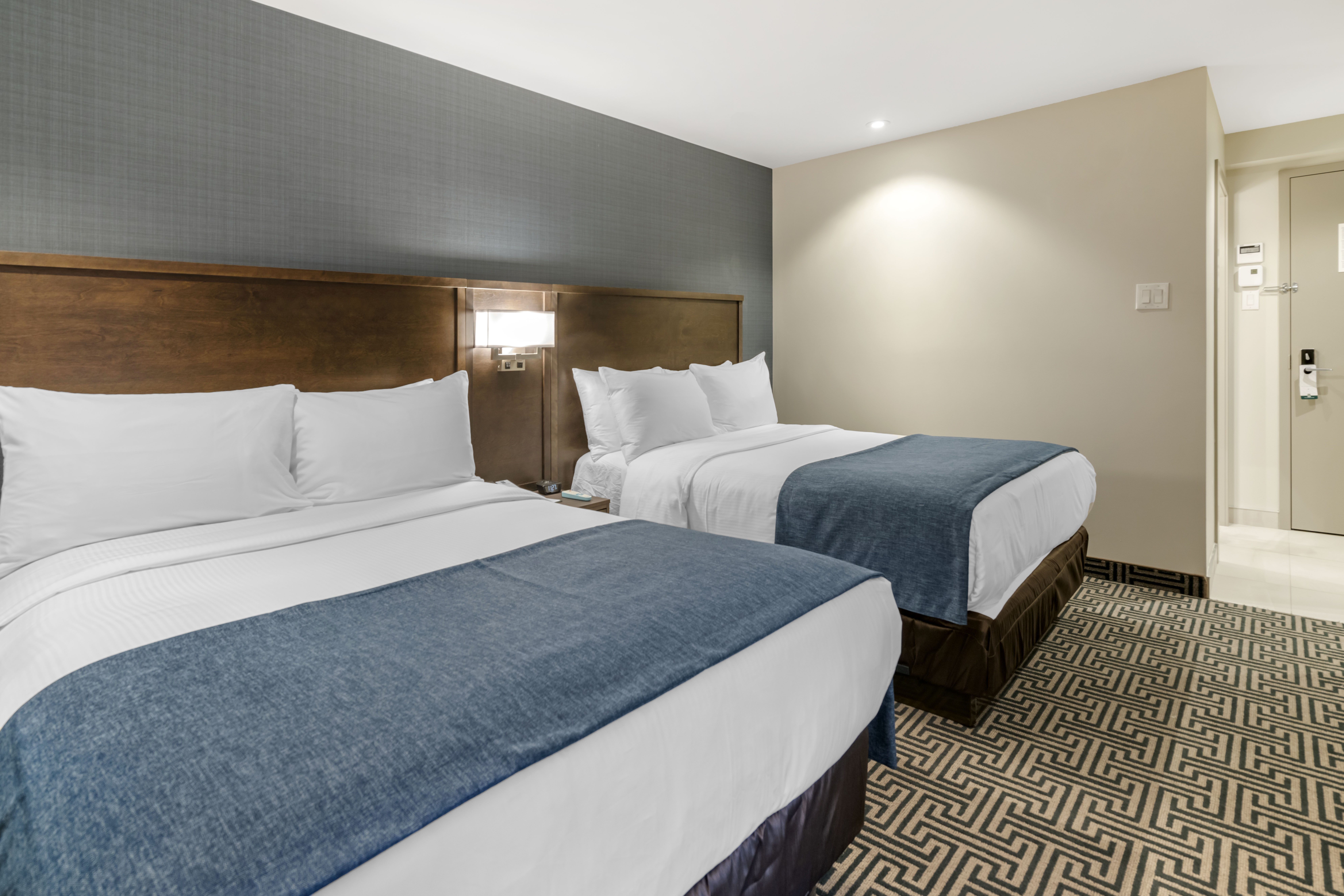 Double Two Queen Beds Non Smoking