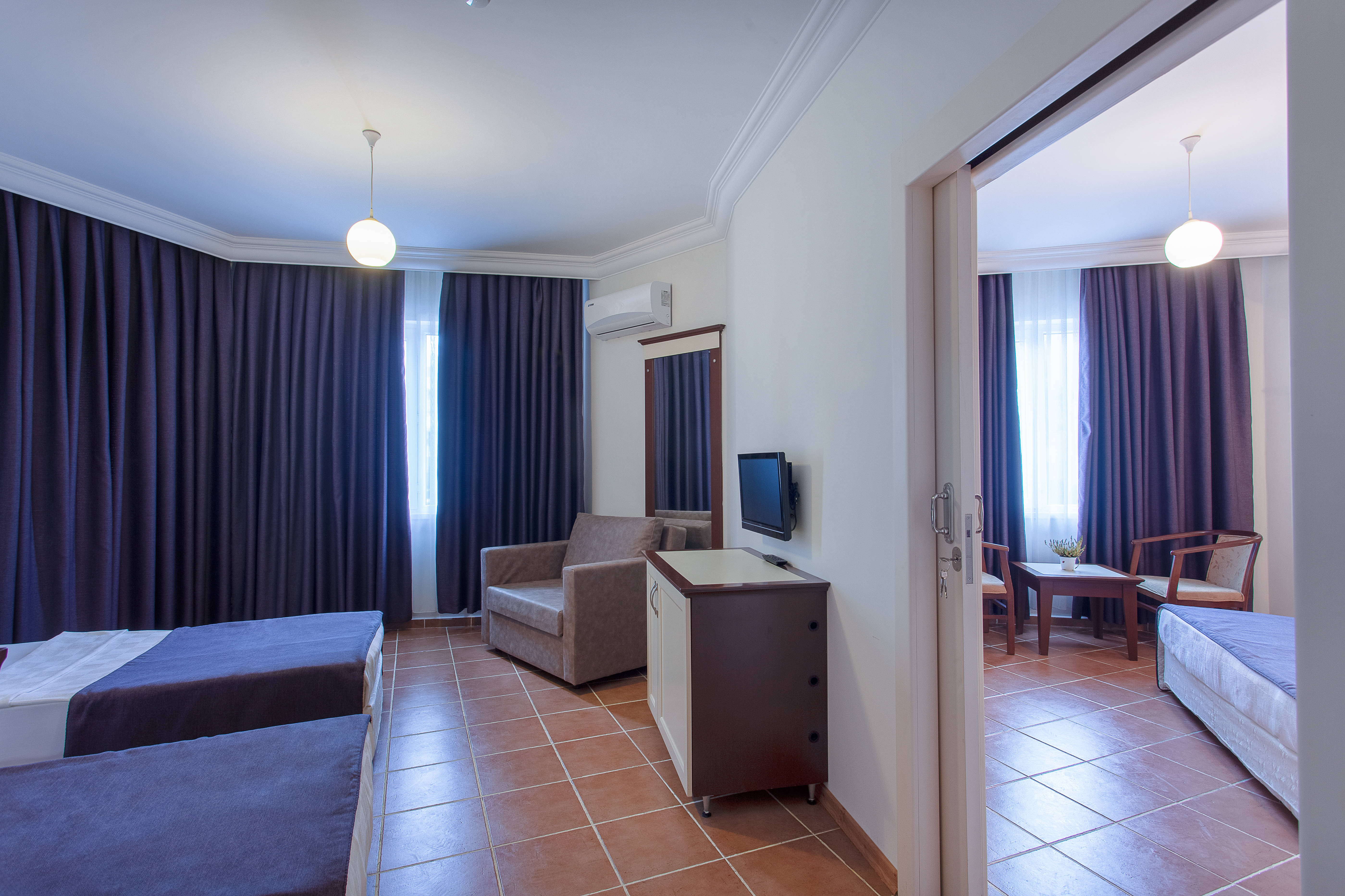 Family Room Connecting Room