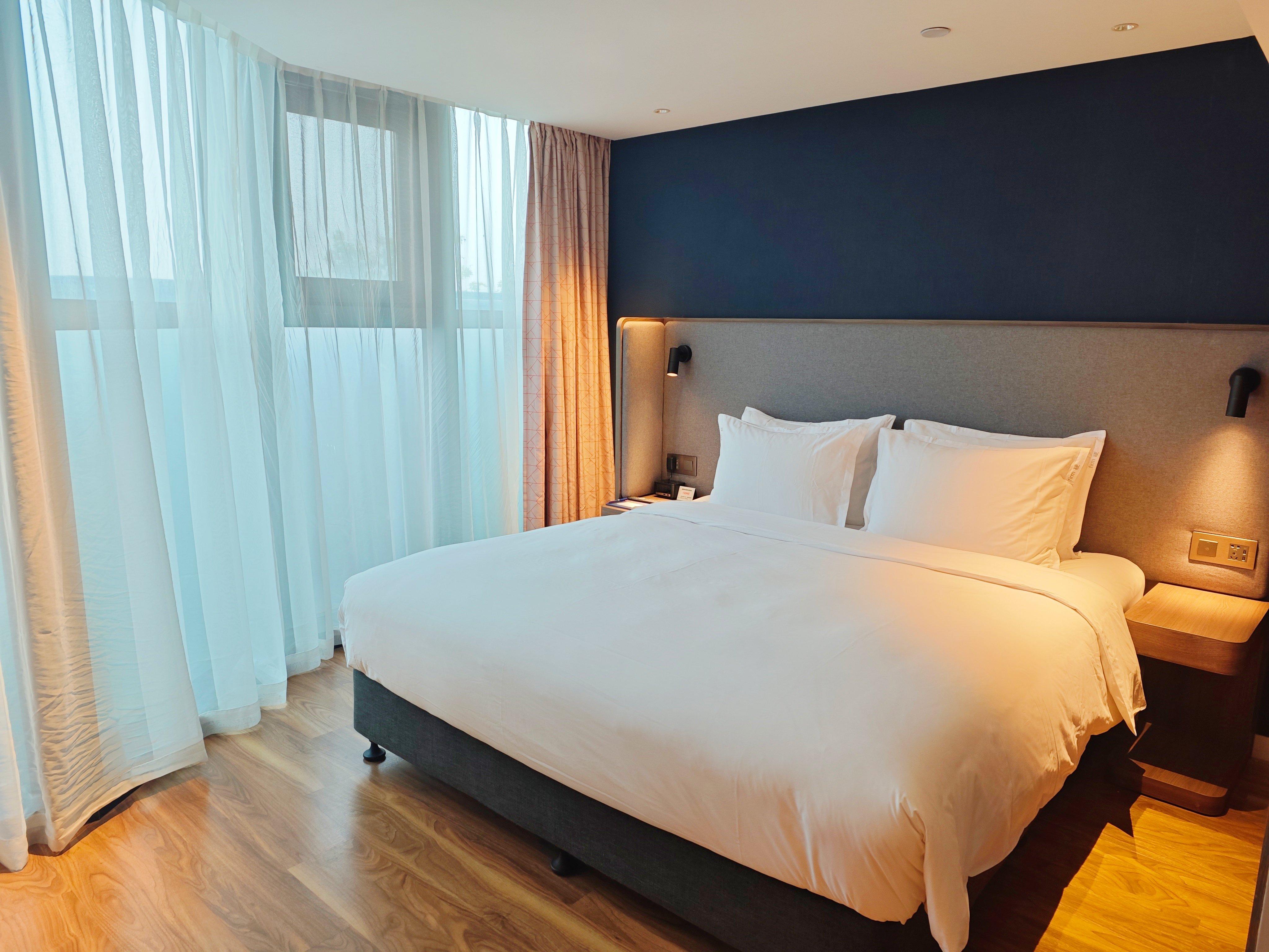 Suite King Bed One Bedroom 