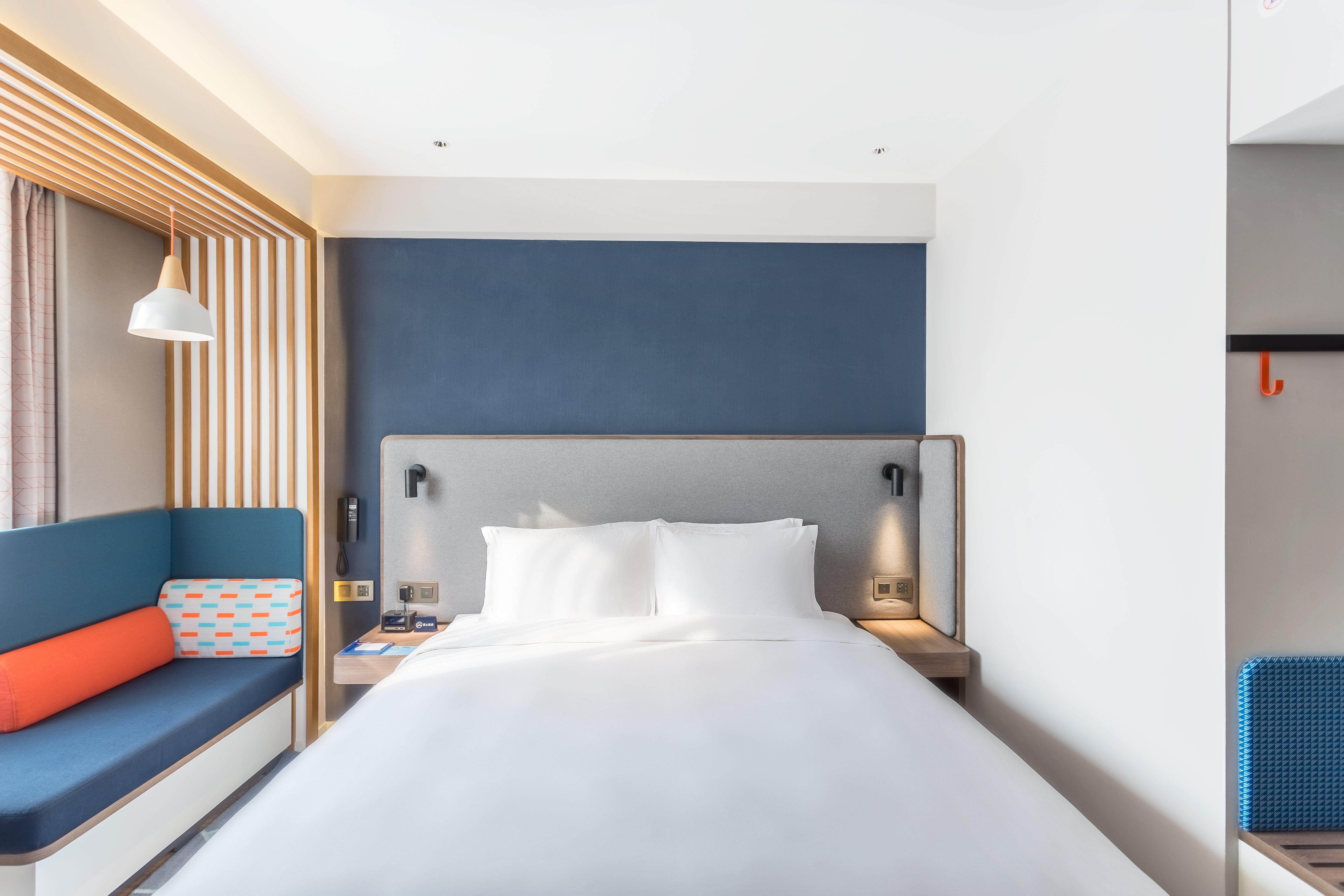 Double King Size Bed