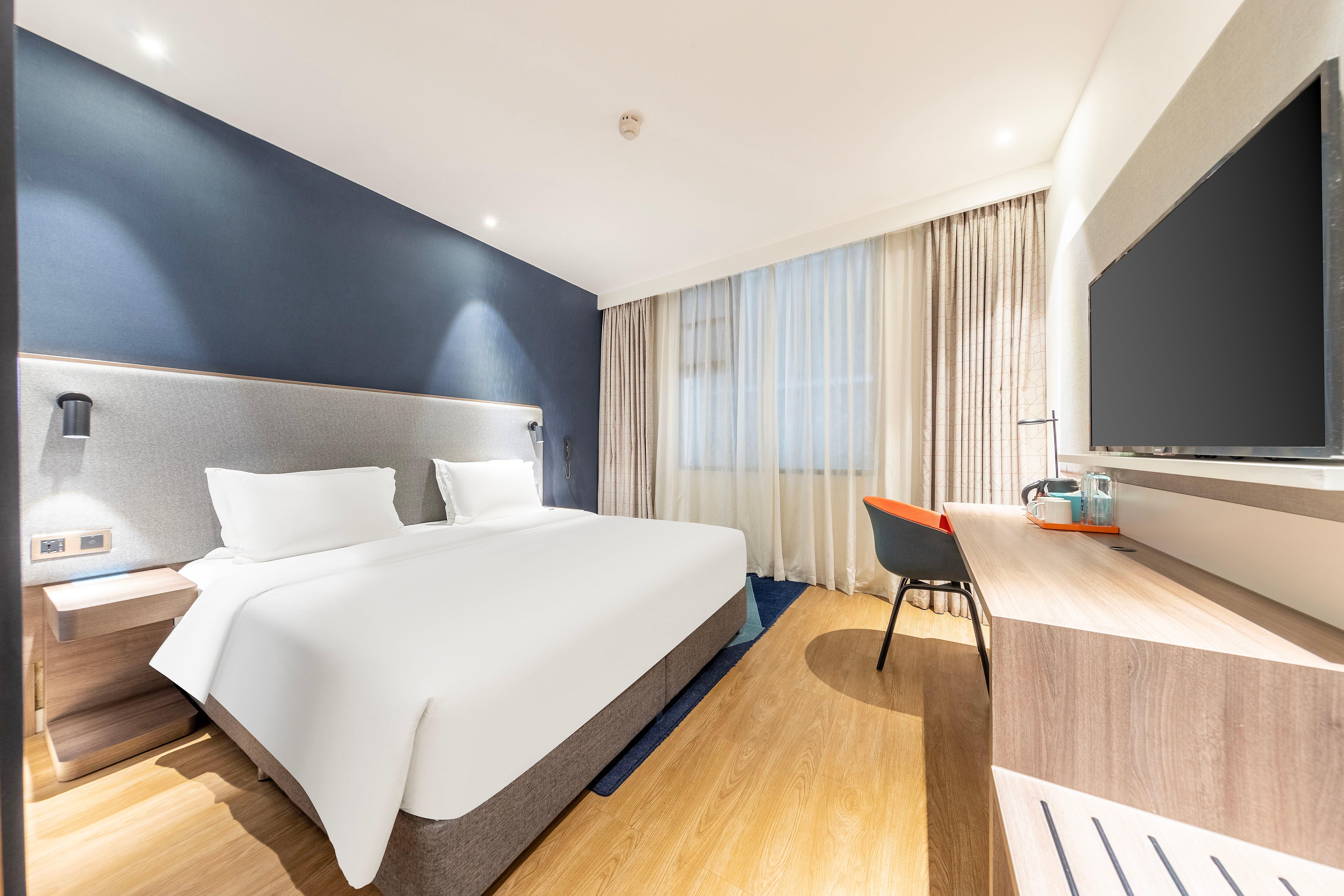 Double King Size Bed