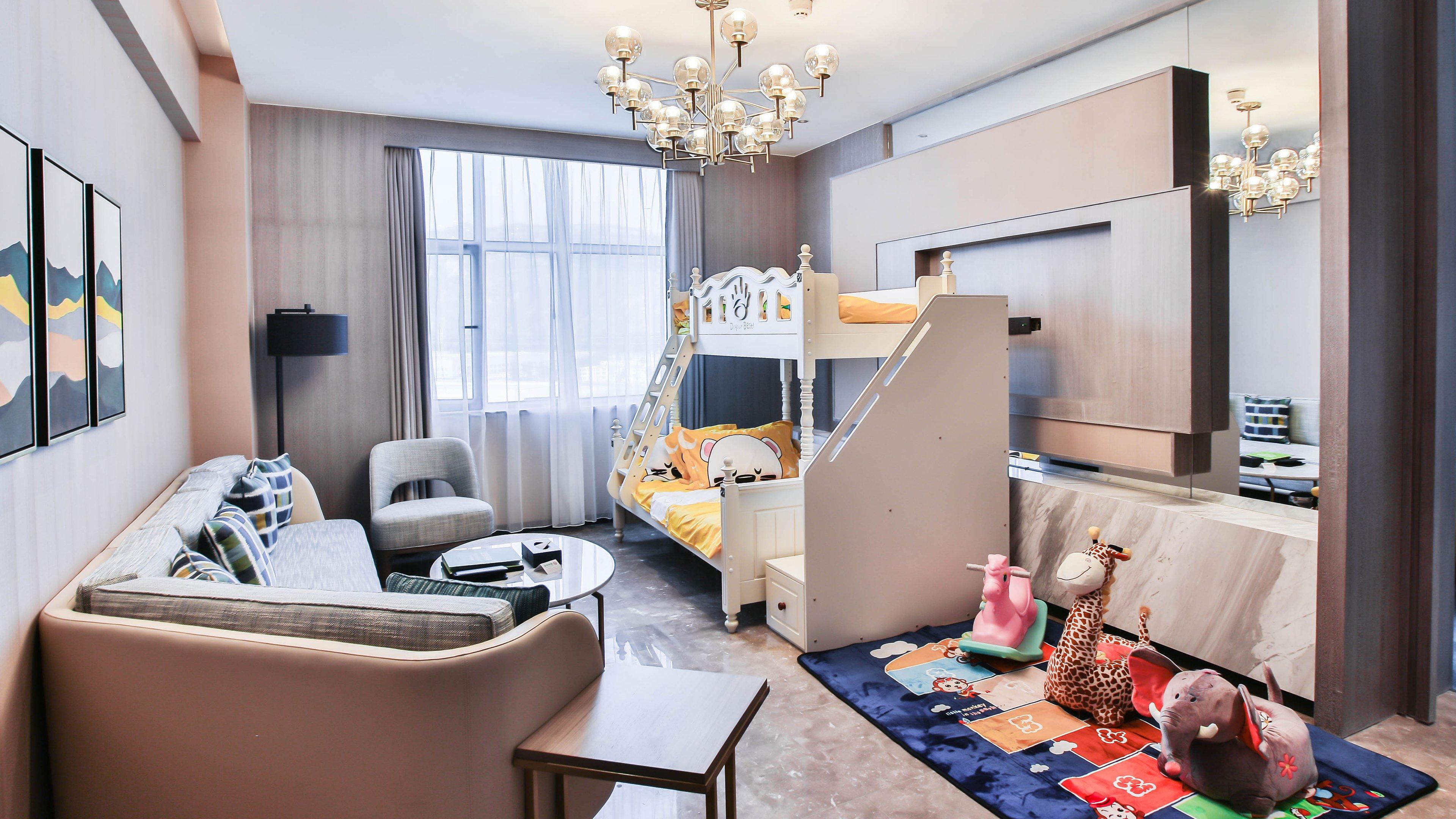 Suite with Kitchenette