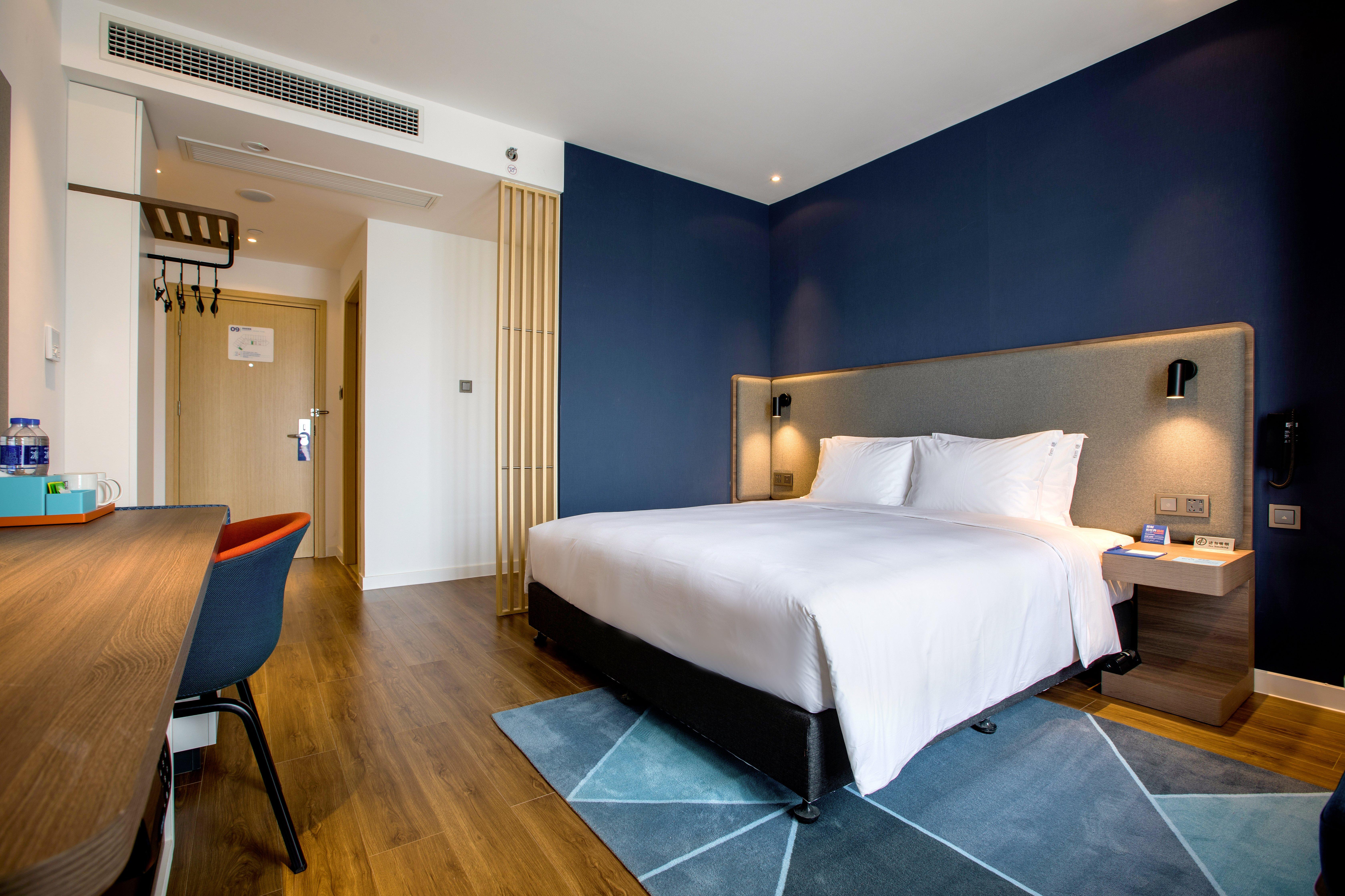 Double King Bed Non Smoking