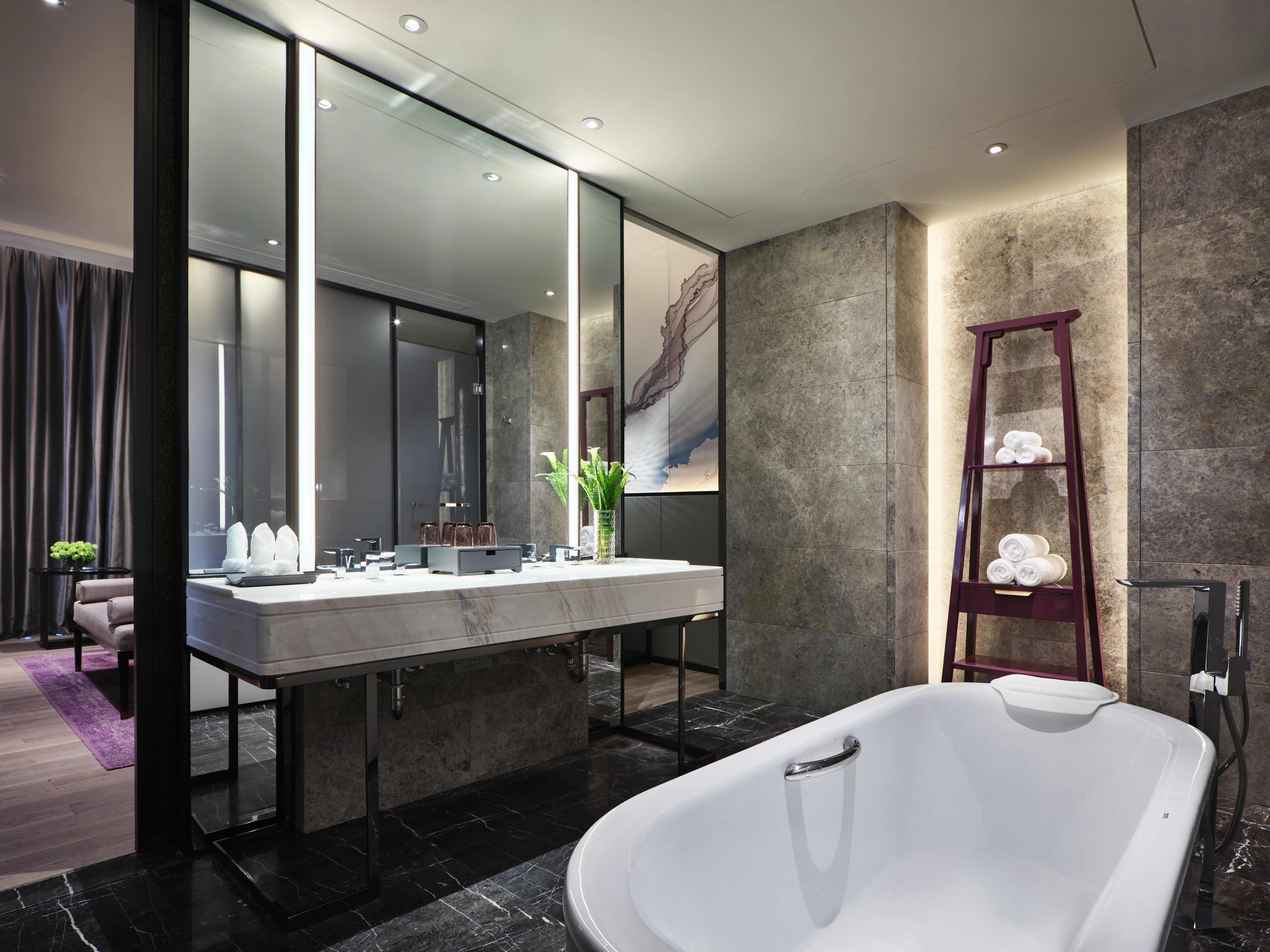 Junior Suite King Size Bed