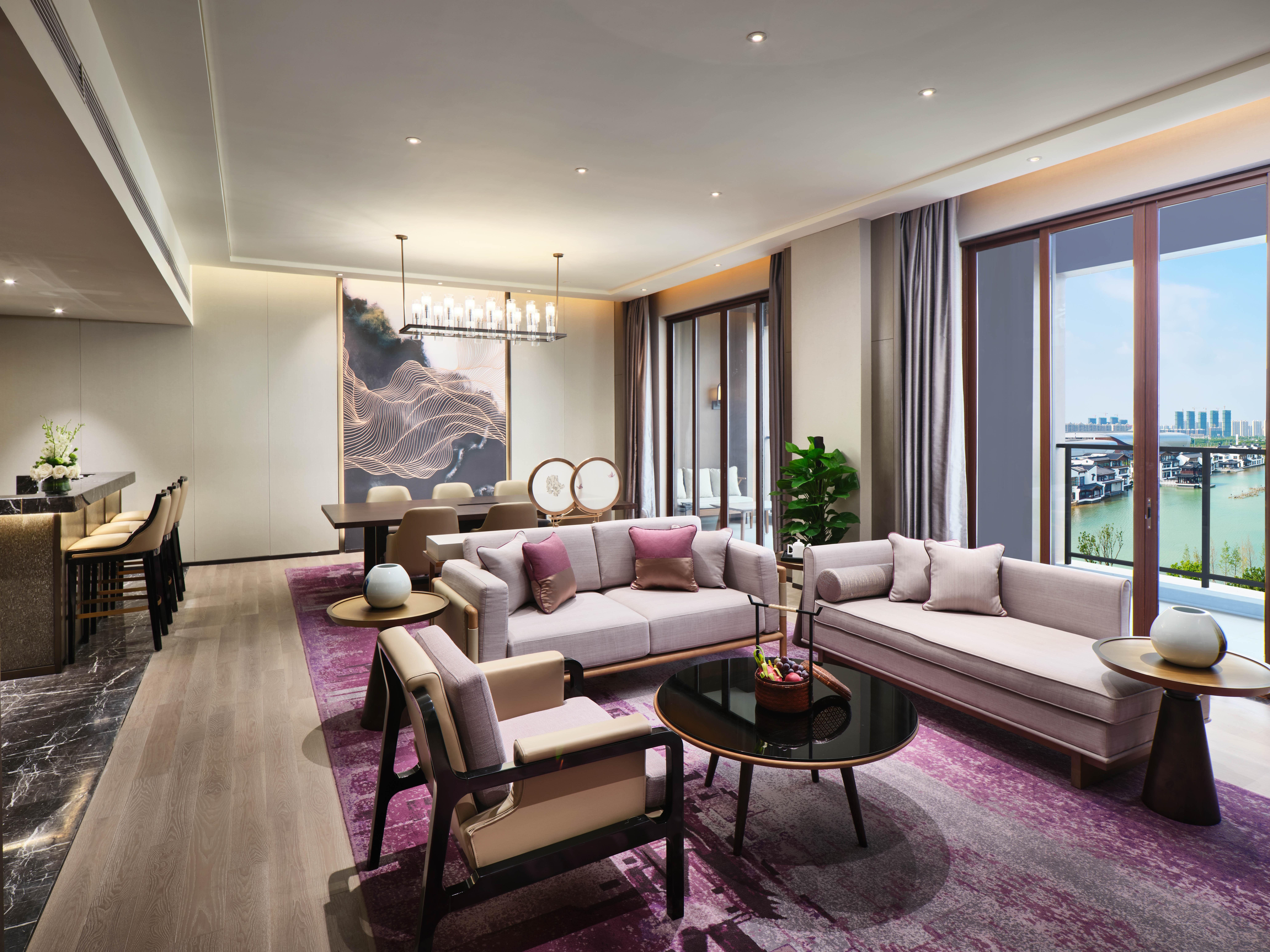 Junior Suite King Size Bed