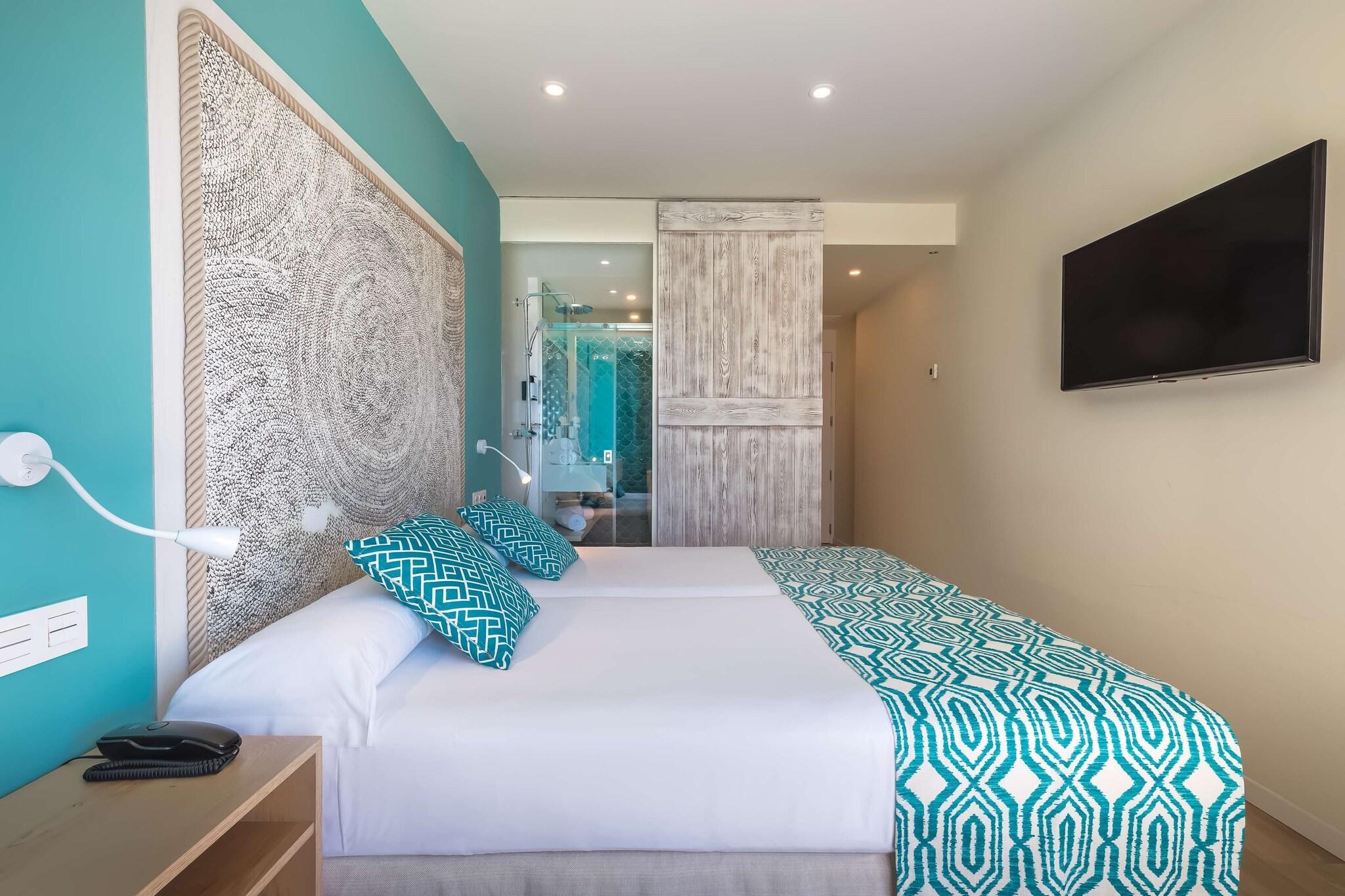 Double Partial Sea View