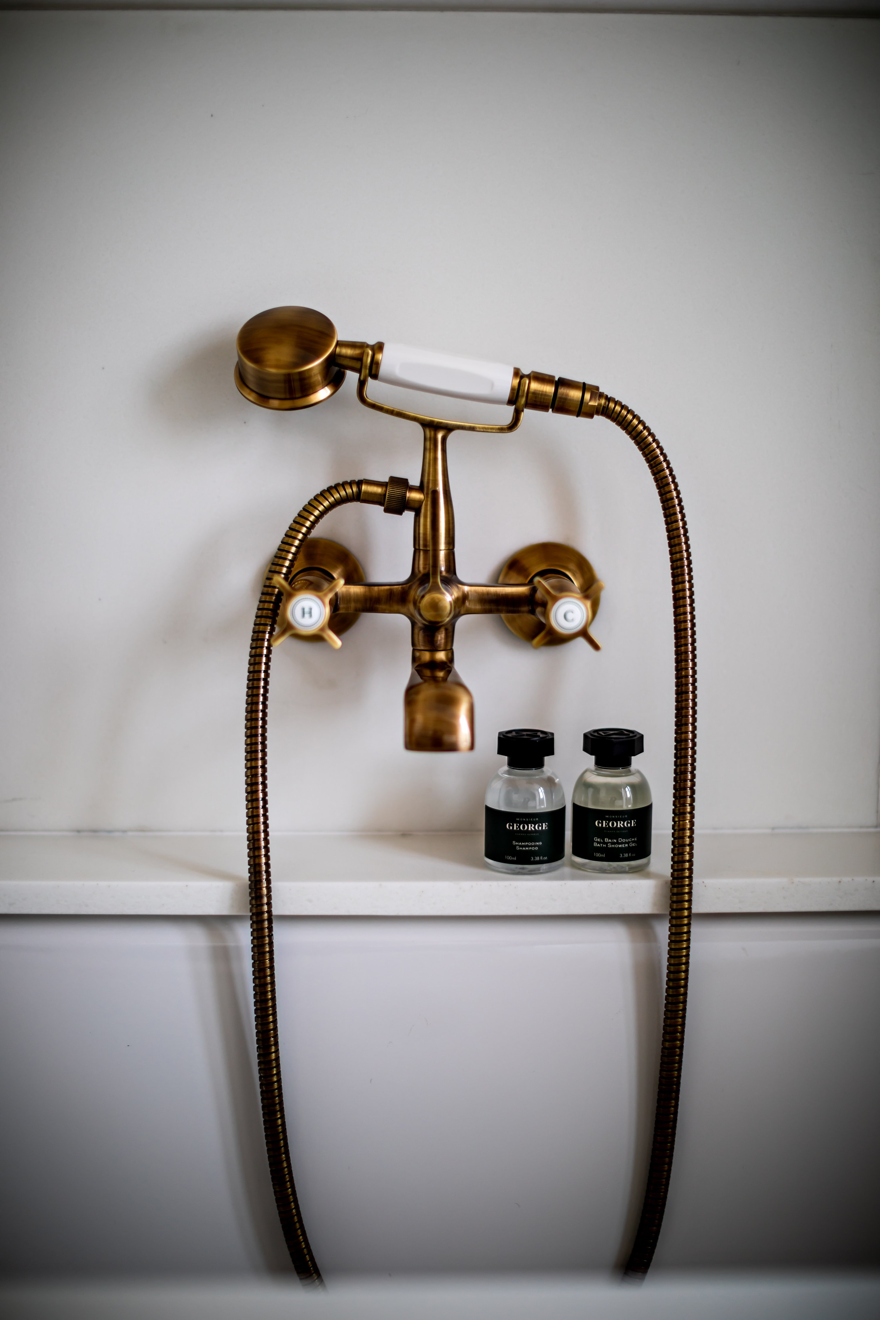 Double Executive Queen Bed