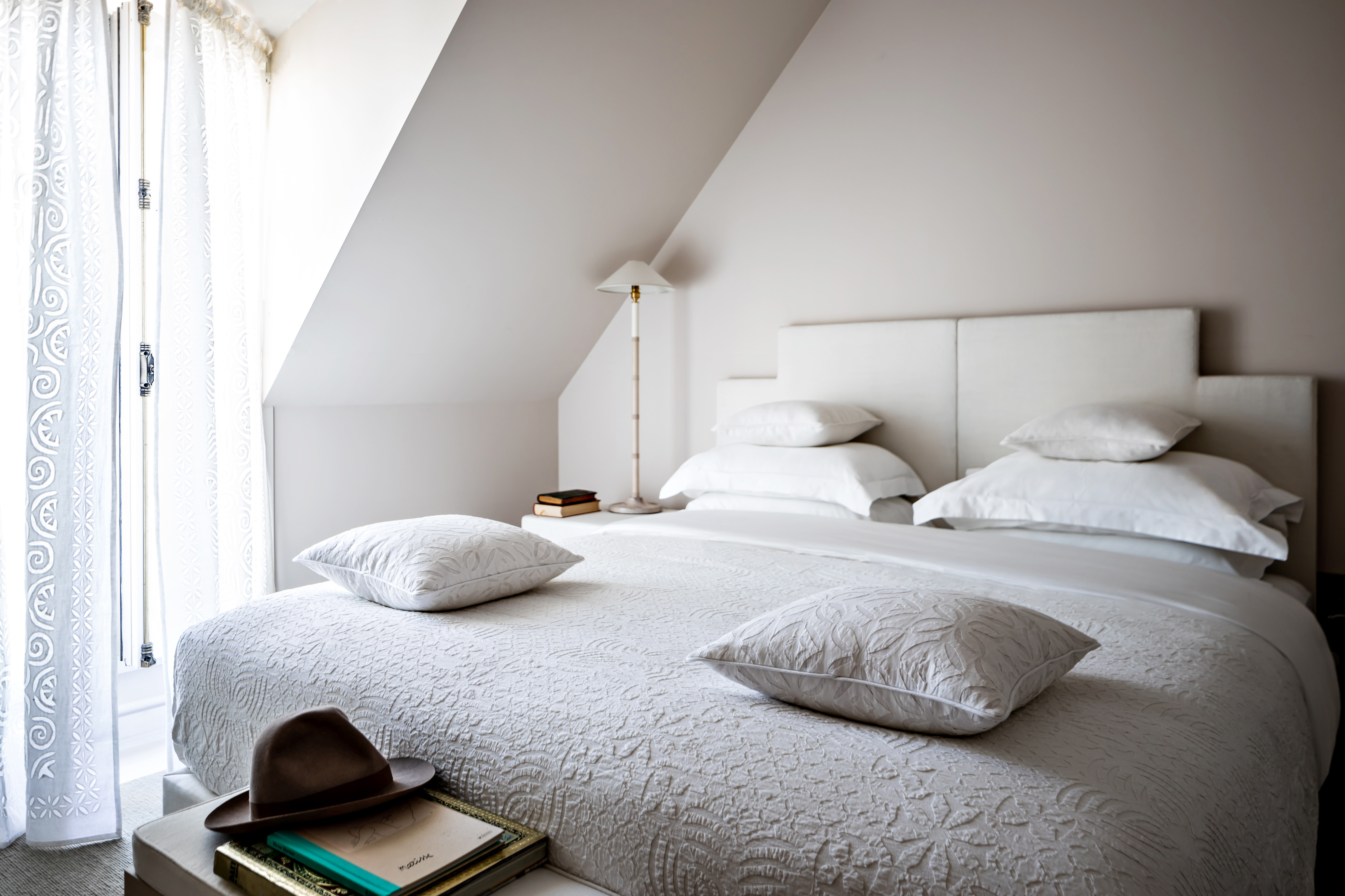 Double Executive Queen Bed