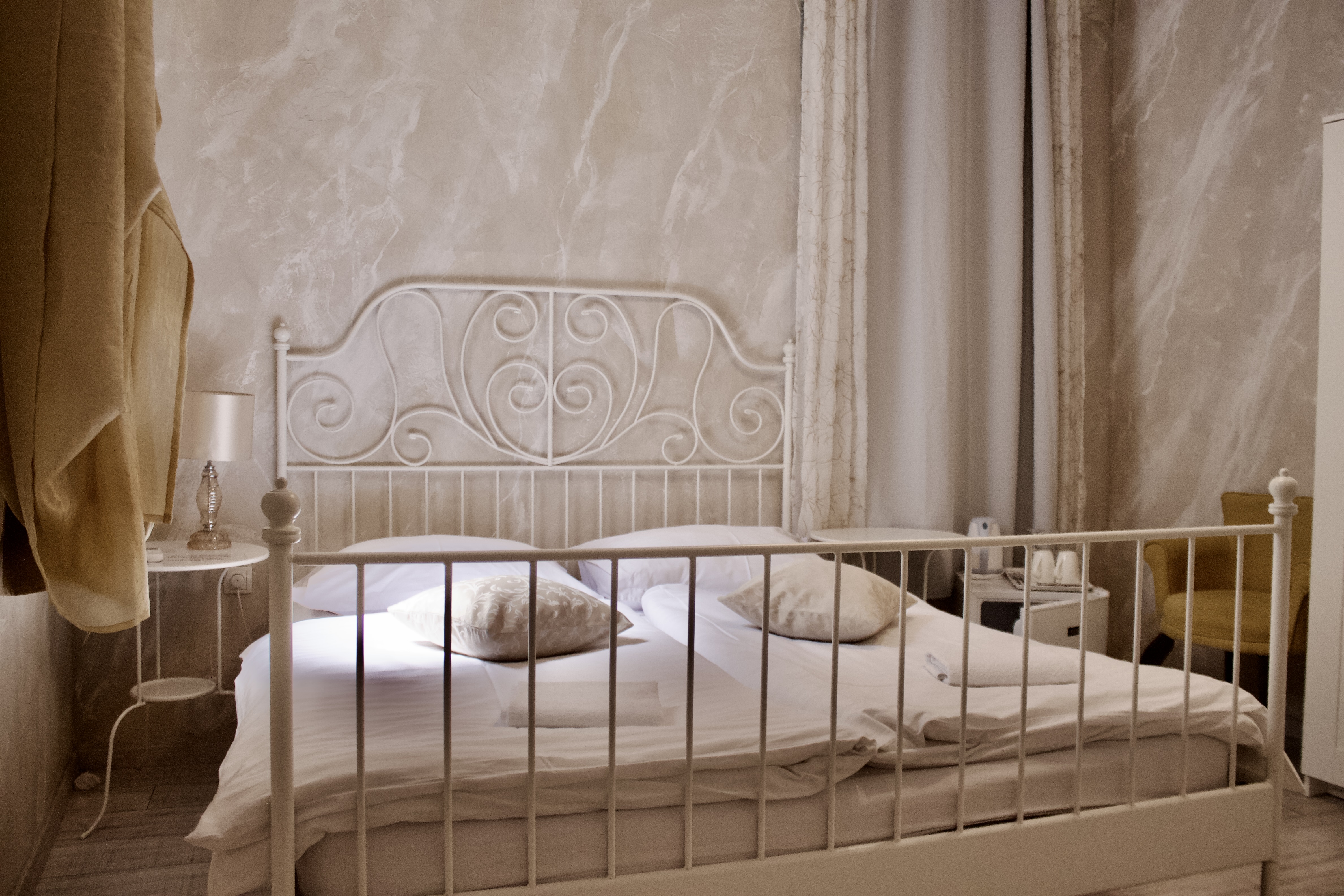 Double Superior Queen Bed