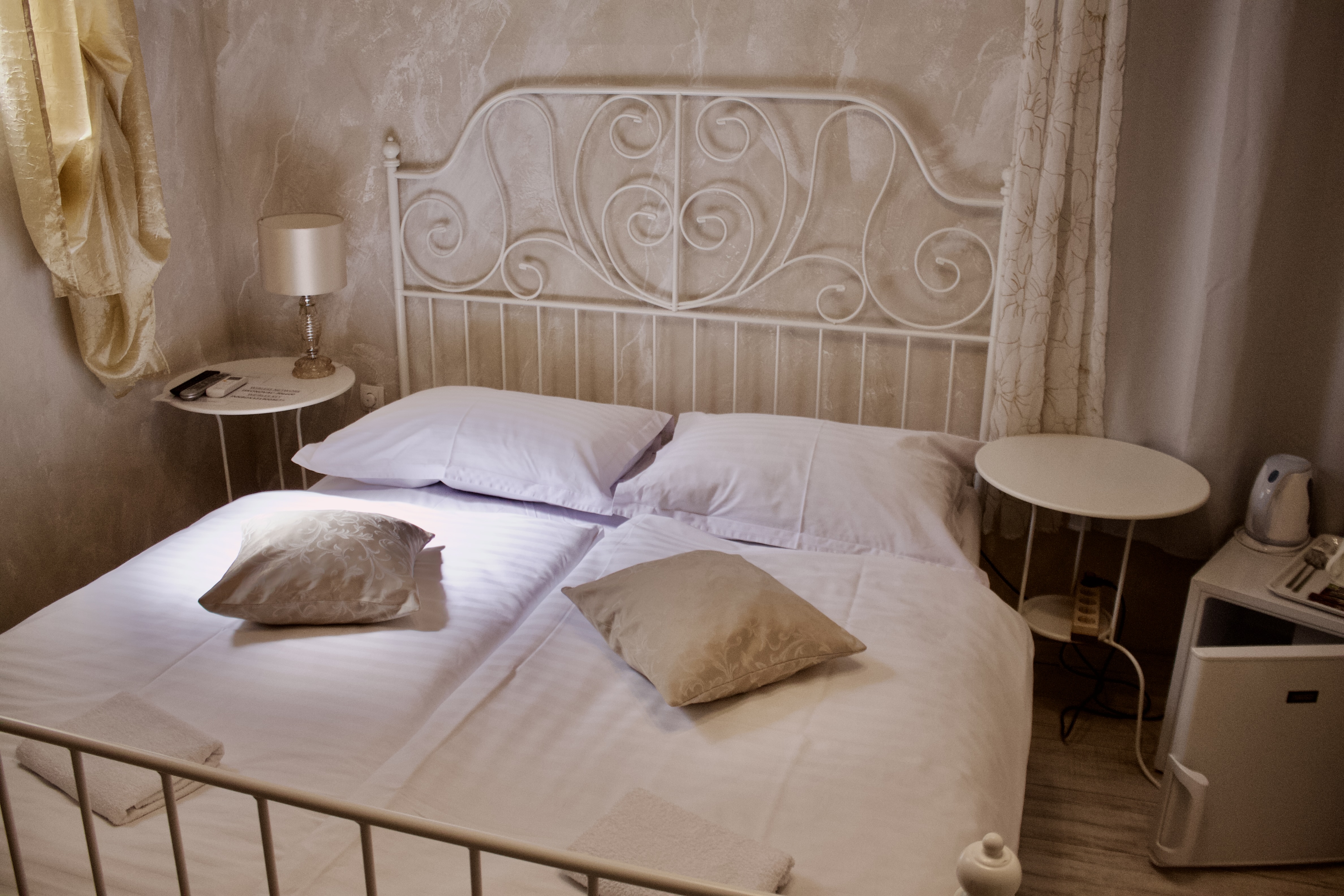 Double Superior Queen Bed
