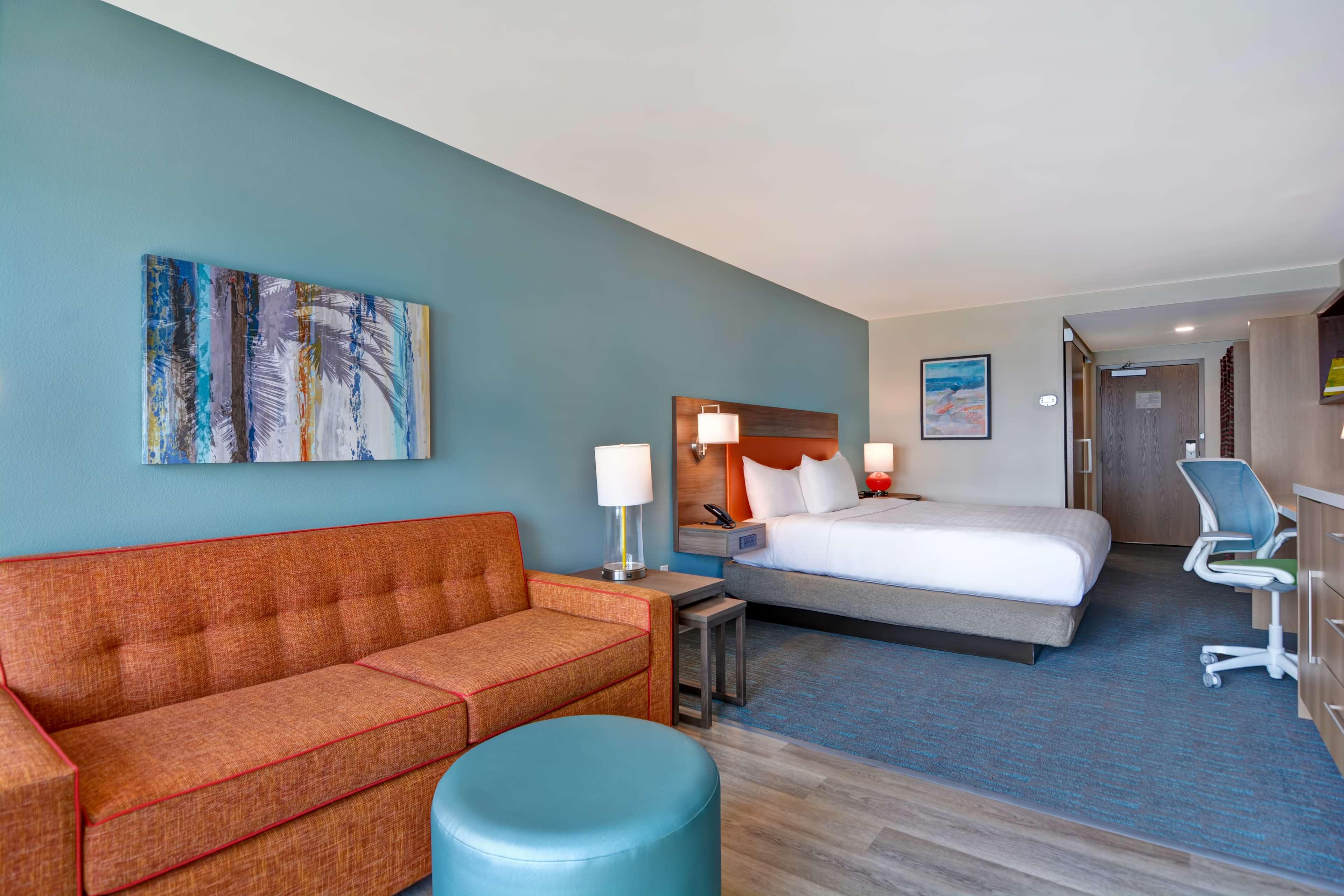 Studio Ocean Front King Bed