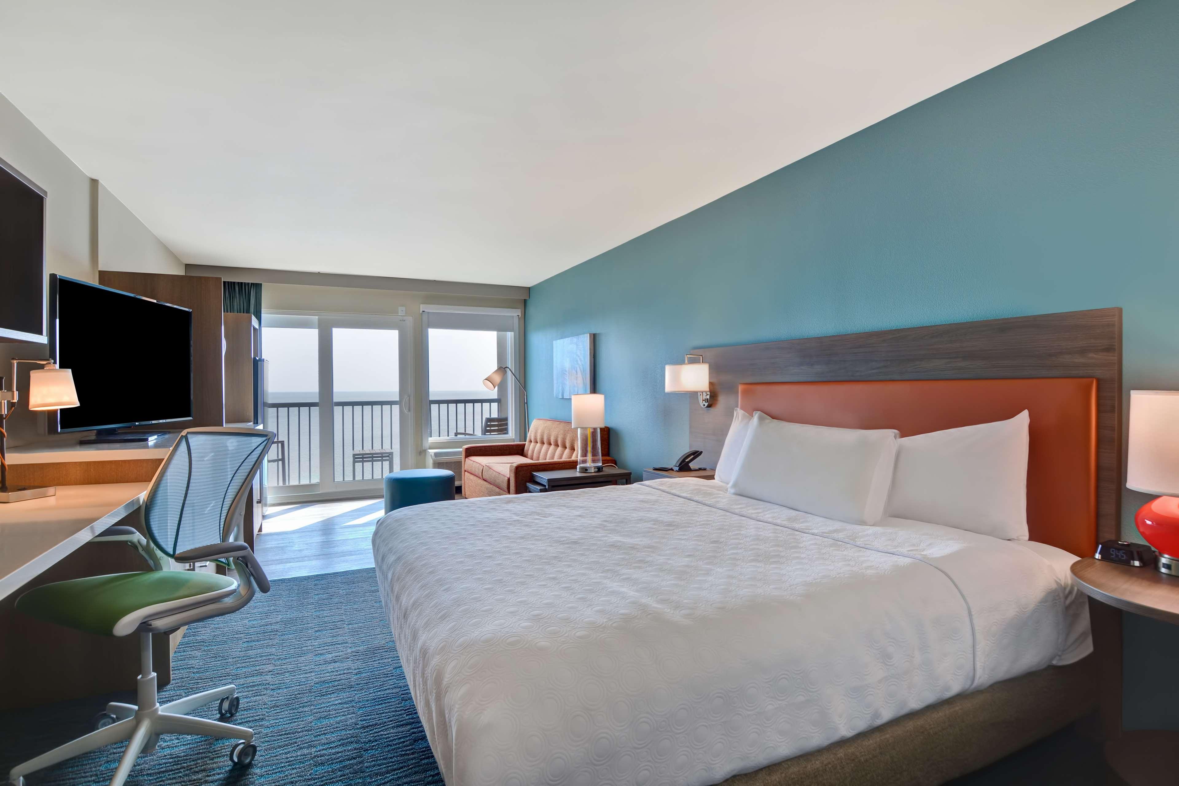 Studio Ocean Front King Bed