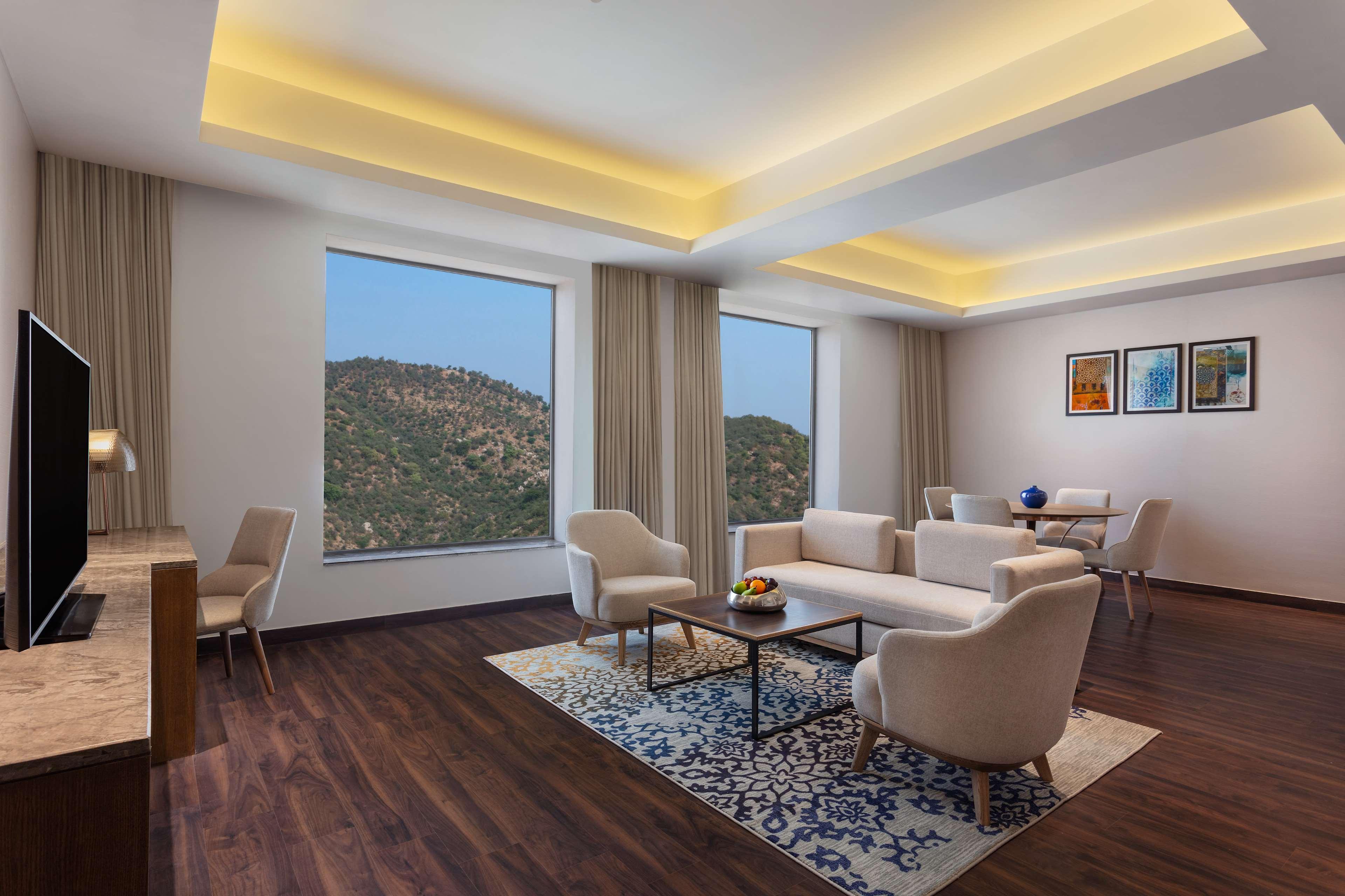 Suite King Bed One Bedroom 